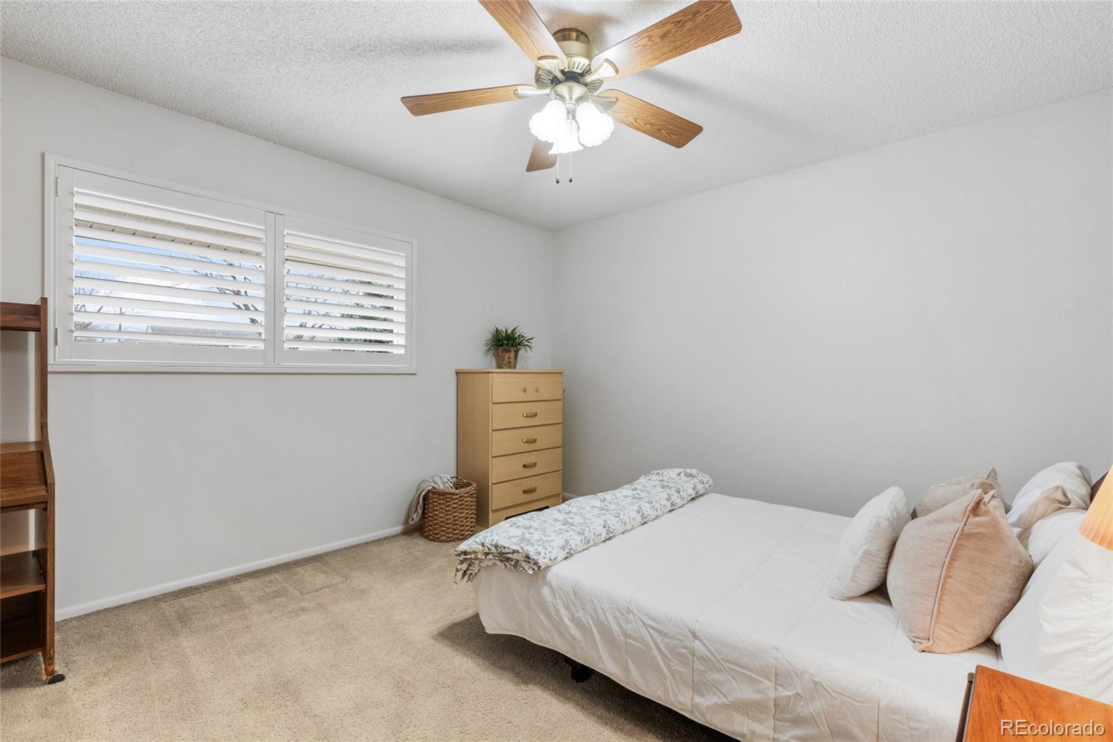 MLS Image #16 for 9179 e oxford drive,denver, Colorado