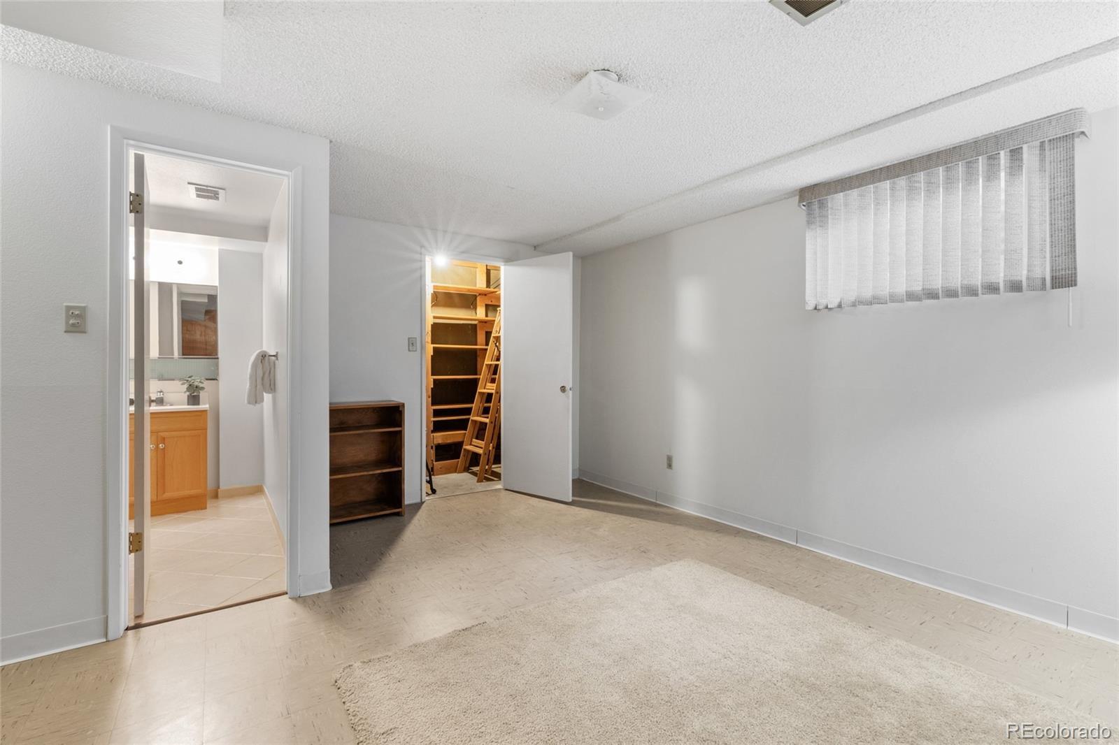 MLS Image #21 for 9179 e oxford drive,denver, Colorado