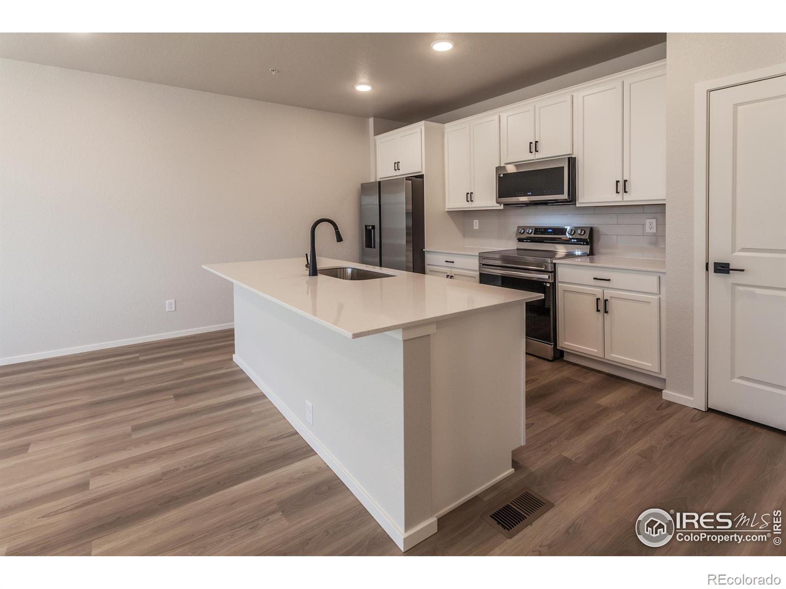 MLS Image #10 for 2106  falling leaf drive,windsor, Colorado