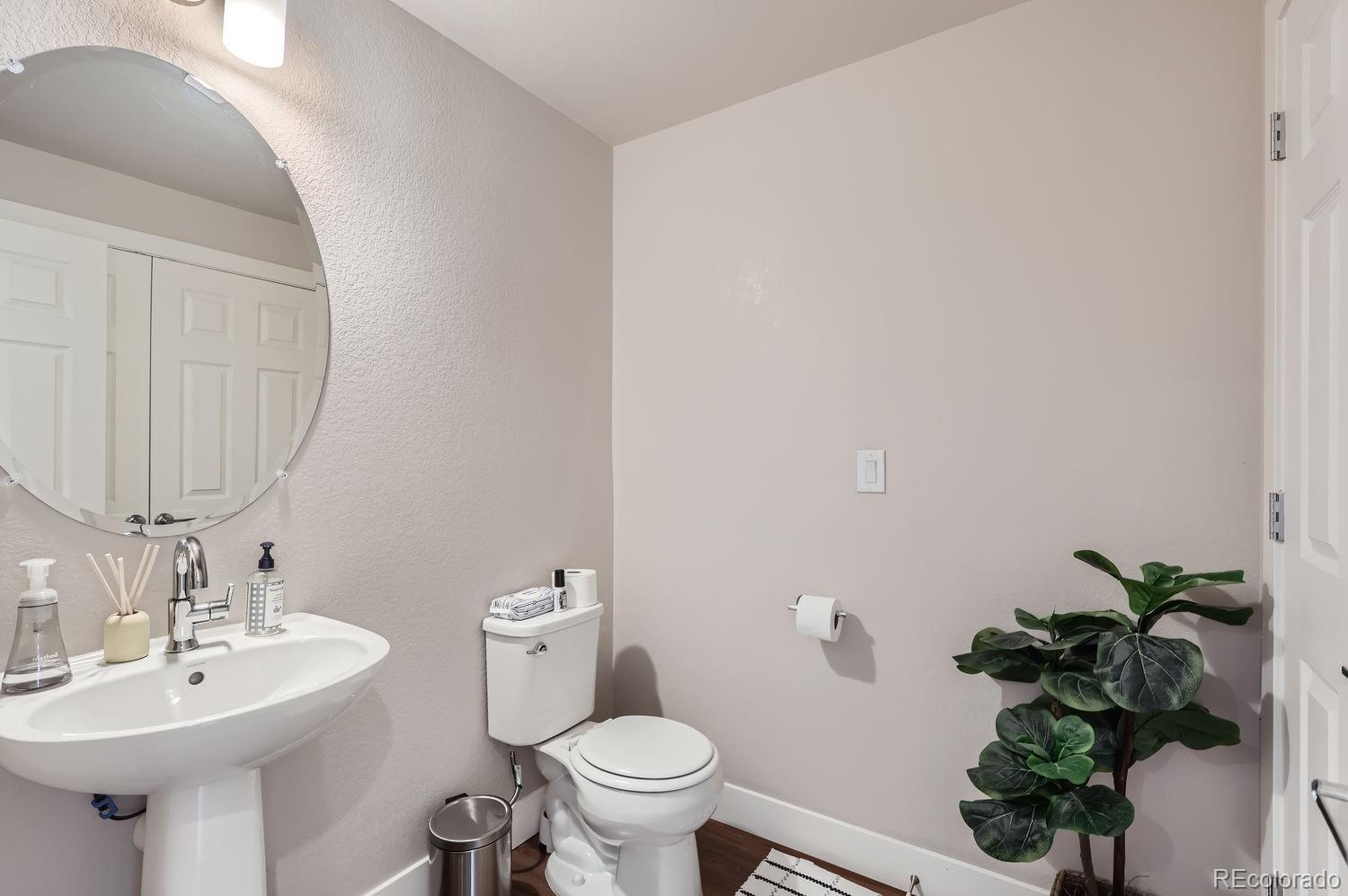 MLS Image #13 for 16057 e 47th place ,denver, Colorado