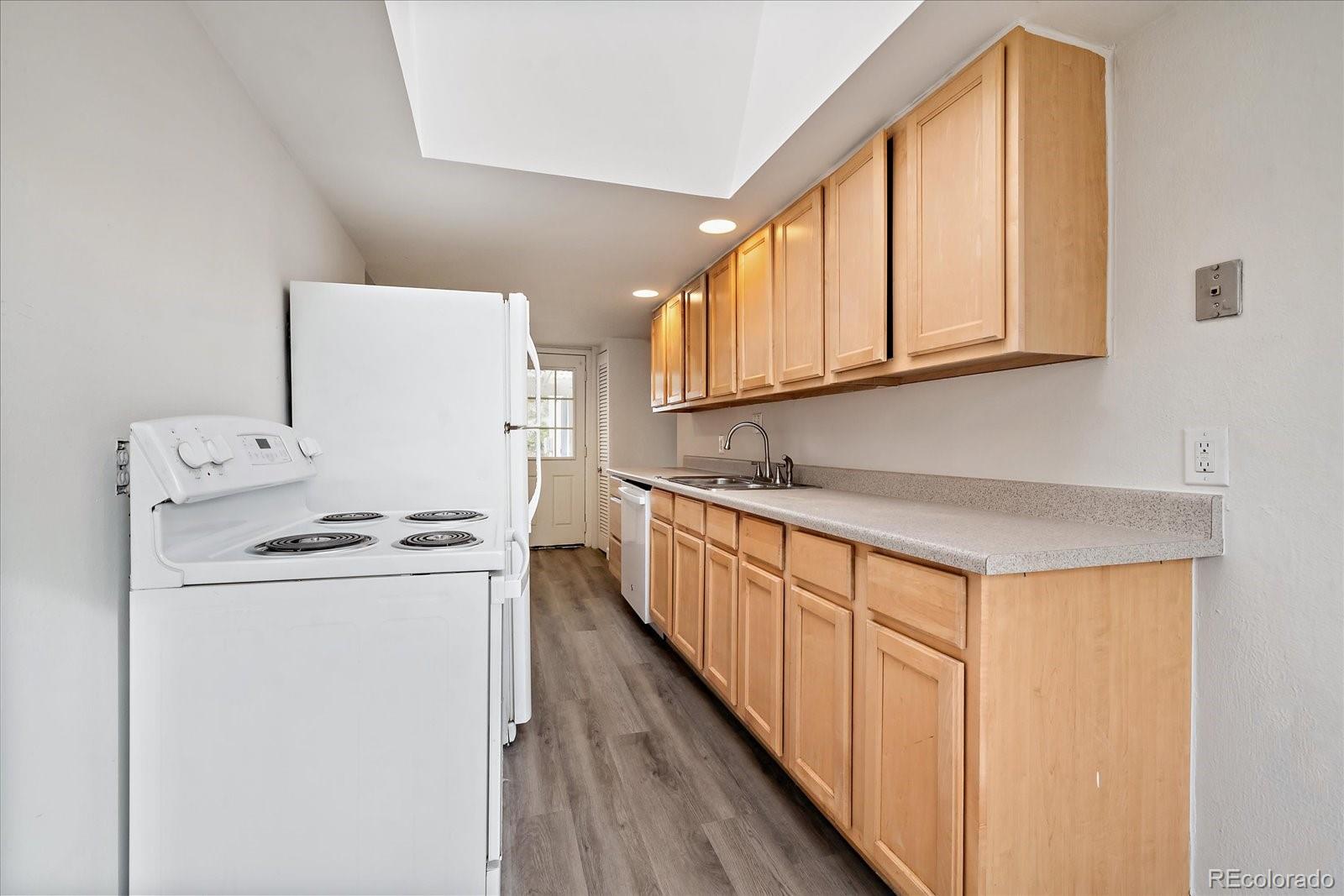 MLS Image #13 for 5055 e dartmouth avenue,denver, Colorado