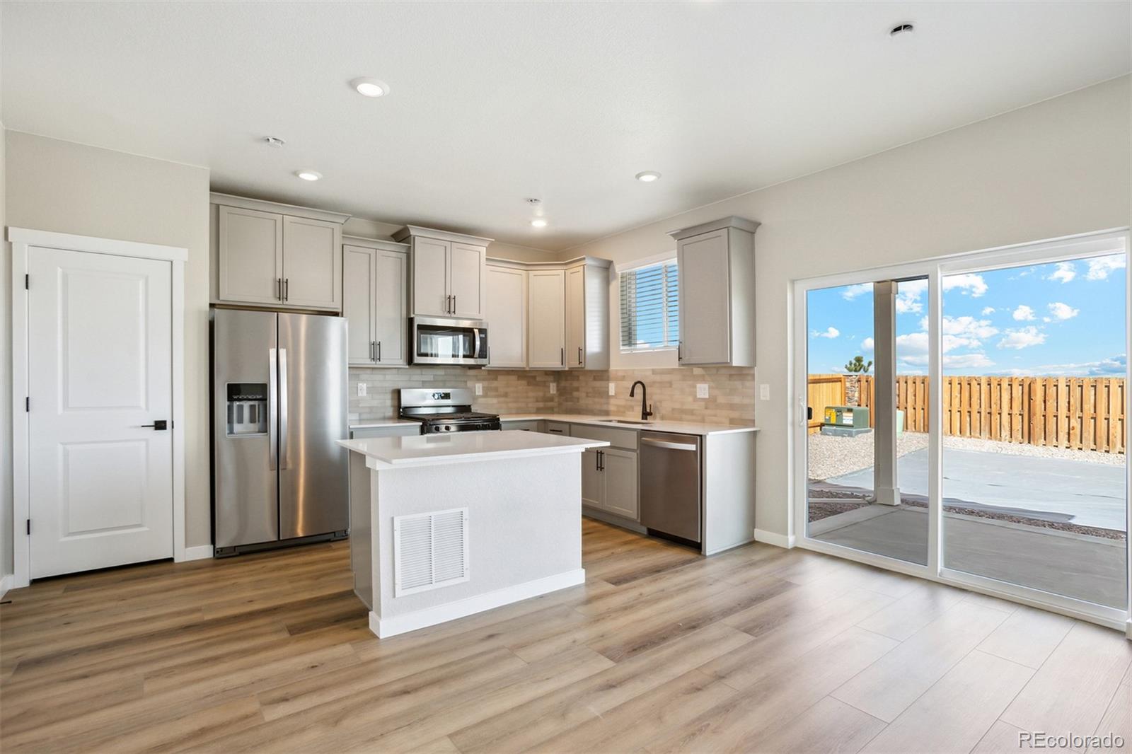 MLS Image #2 for 9456  yampa court,commerce city, Colorado