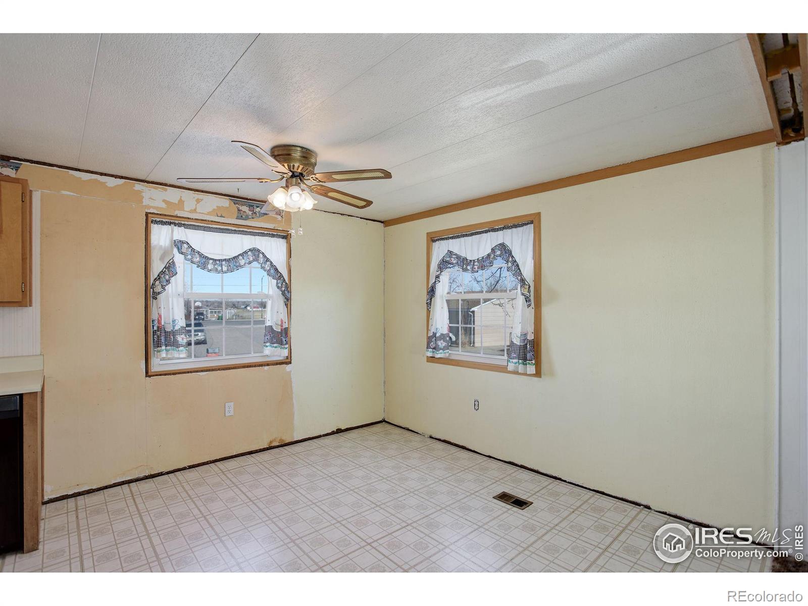 MLS Image #7 for 1017  cynthia court,loveland, Colorado