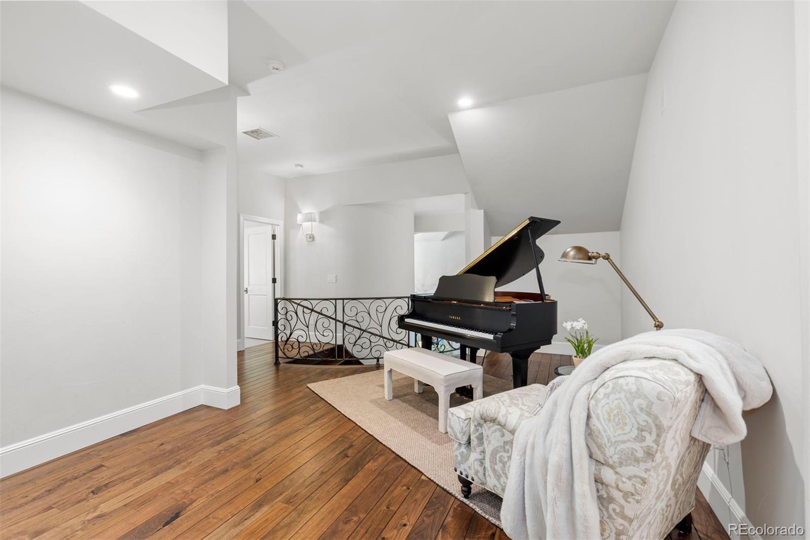 MLS Image #28 for 1350 e greenwood lane,greenwood village, Colorado