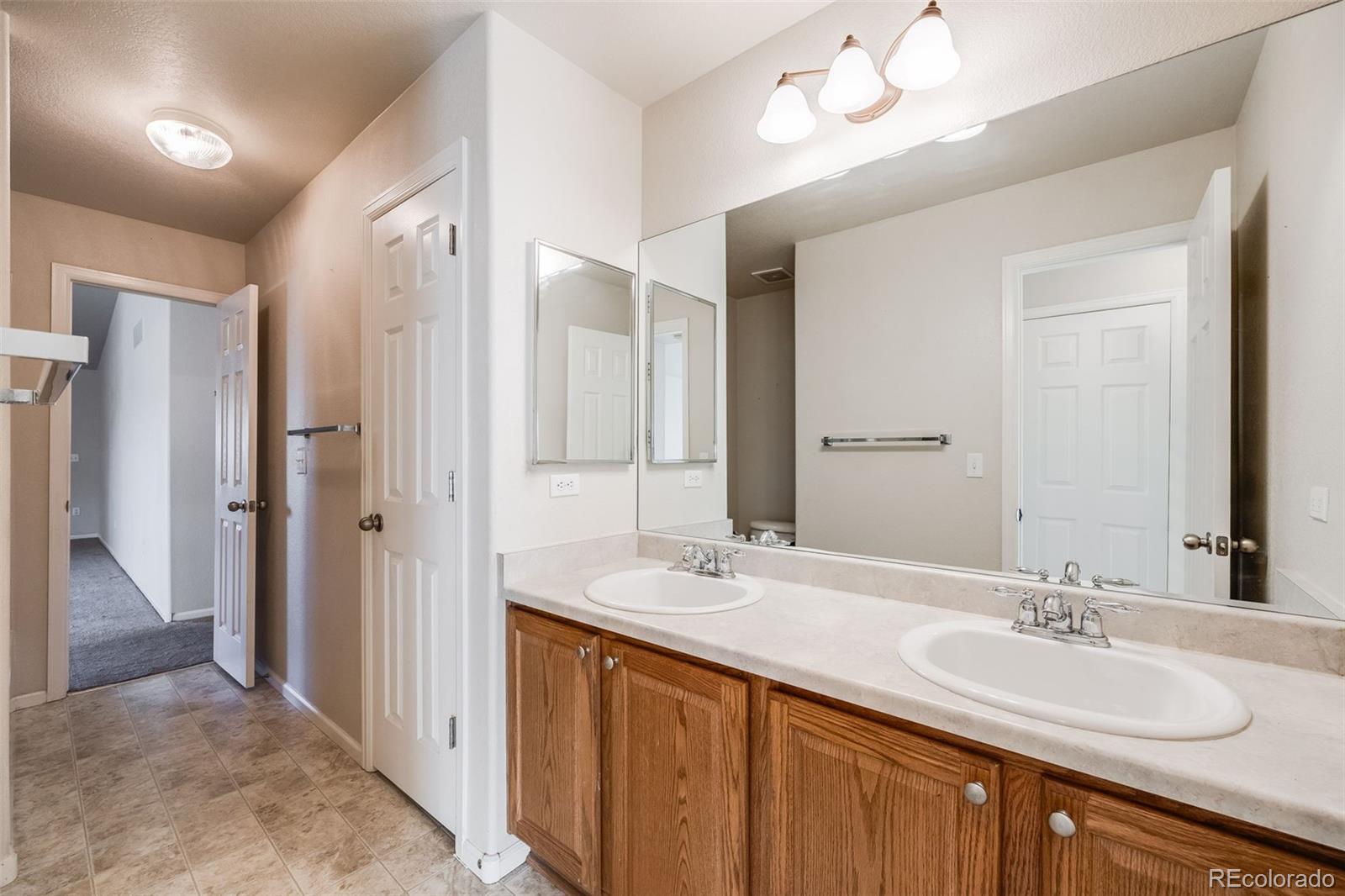 MLS Image #15 for 24558 e louisiana circle,aurora, Colorado