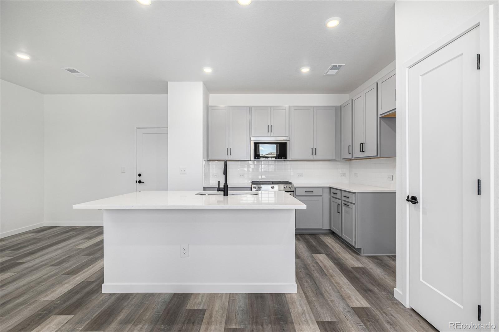 MLS Image #15 for 5688 n killarney court,aurora, Colorado