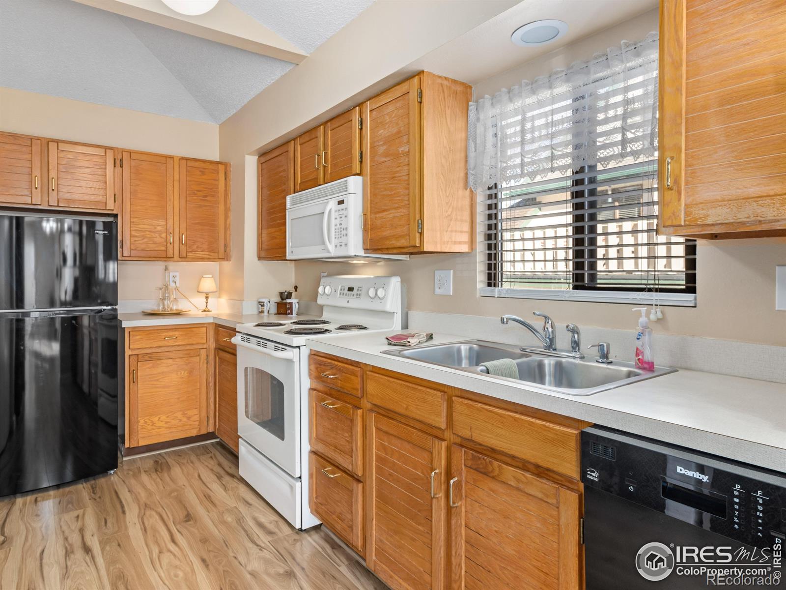 MLS Image #4 for 1010 s saint vrain avenue,estes park, Colorado