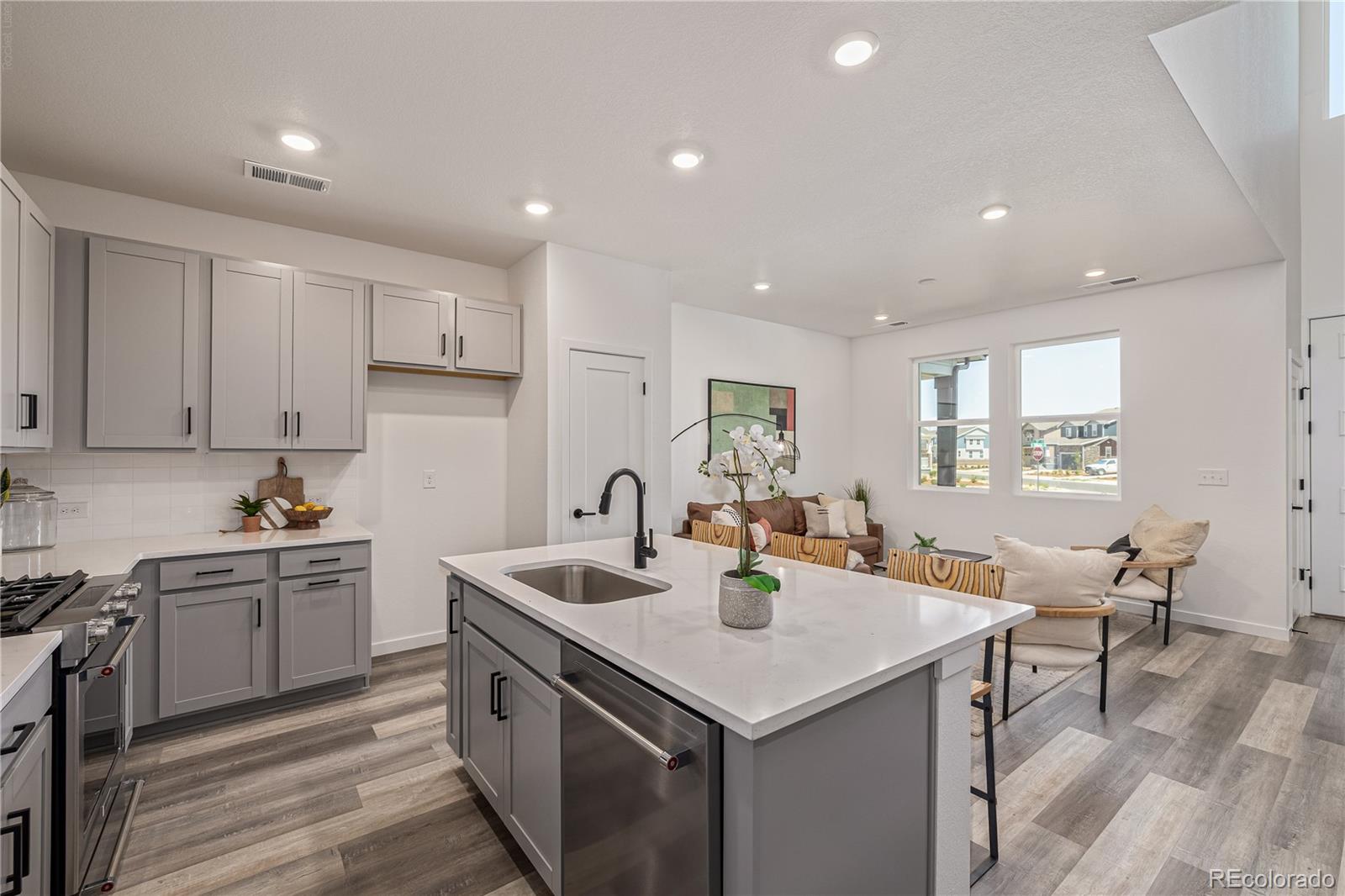 MLS Image #4 for 20532 e 58th avenue ,aurora, Colorado