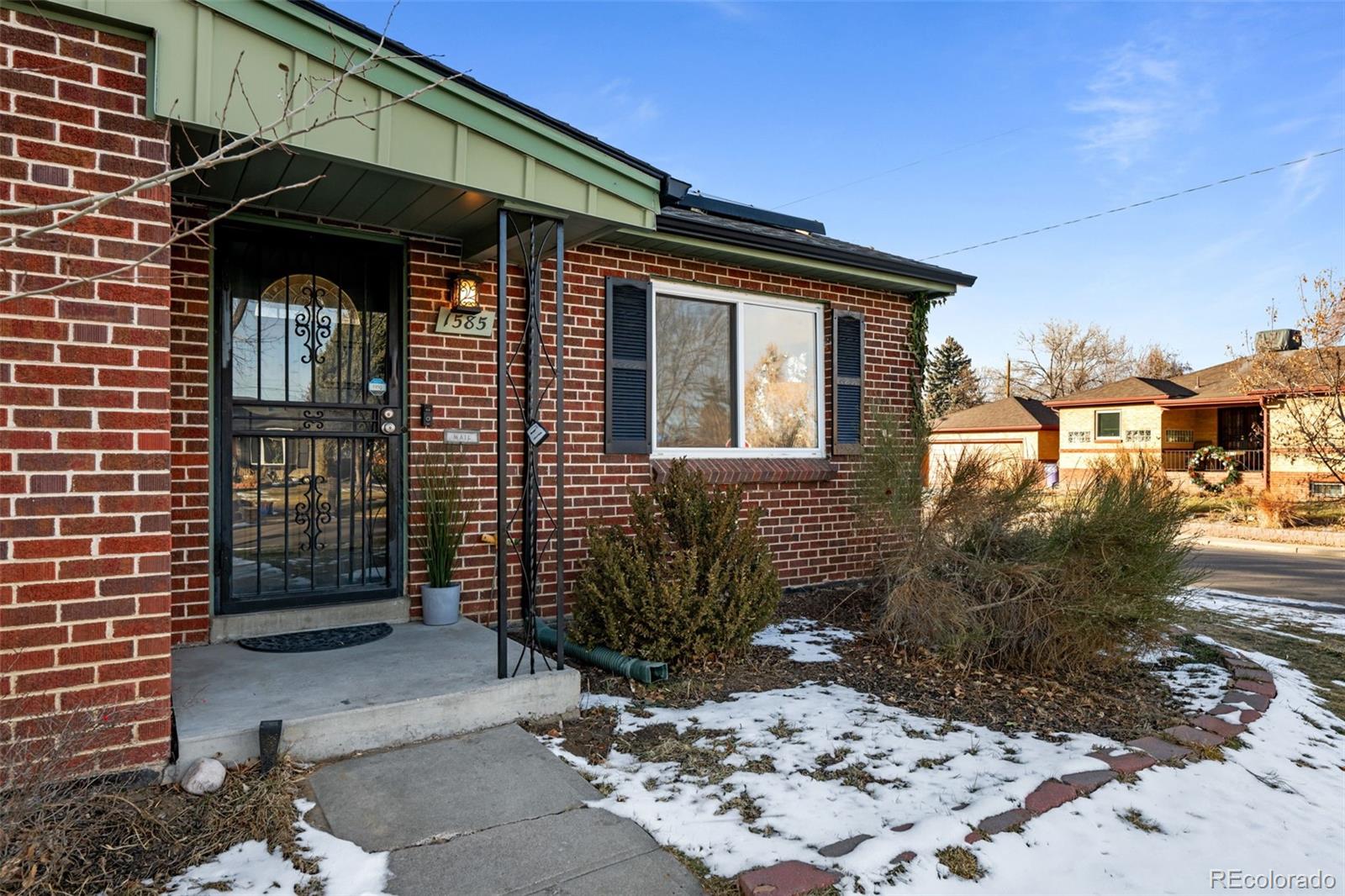 MLS Image #4 for 1585  roslyn street,denver, Colorado