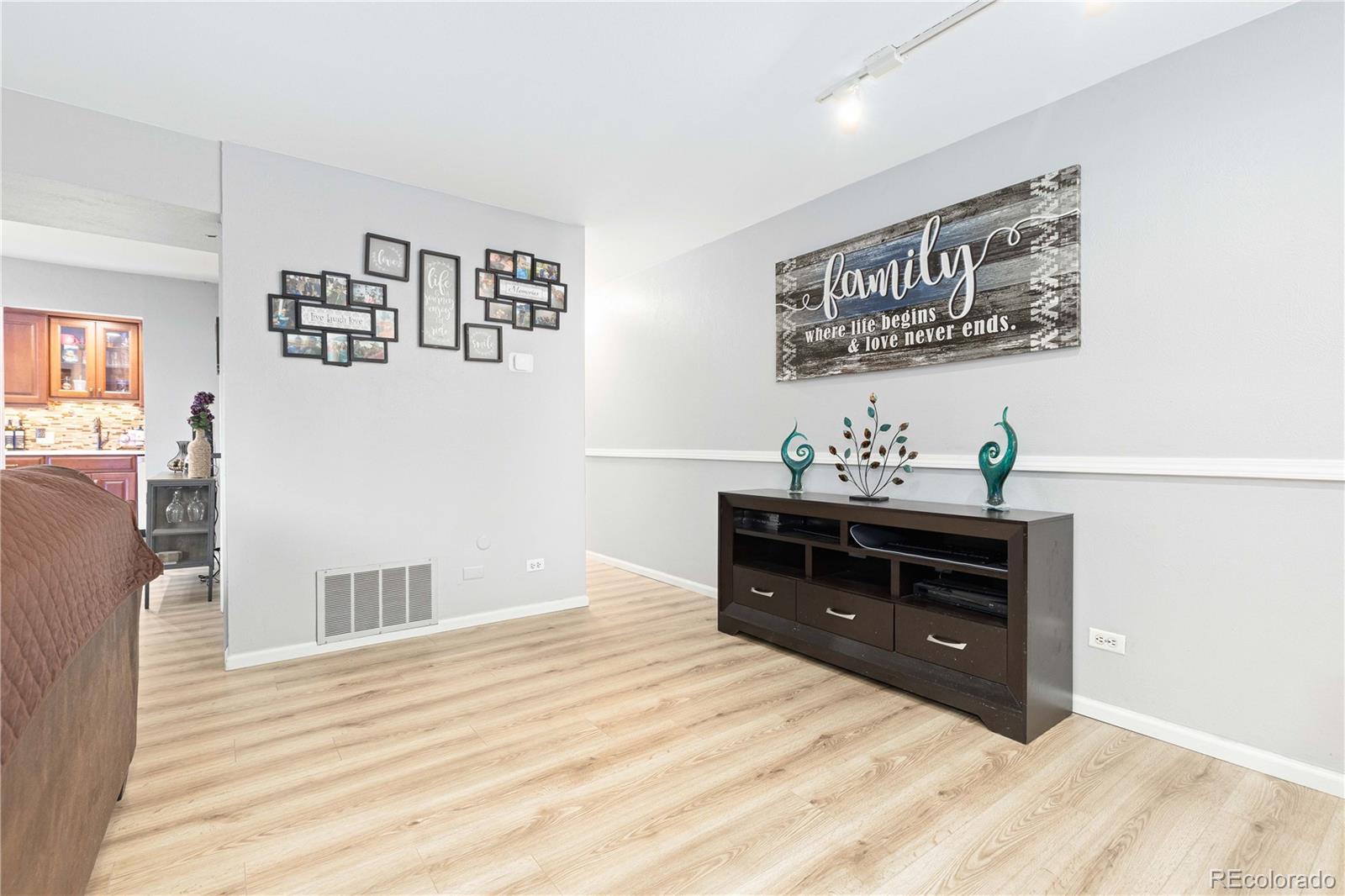 MLS Image #6 for 6462 e bates avenue,denver, Colorado