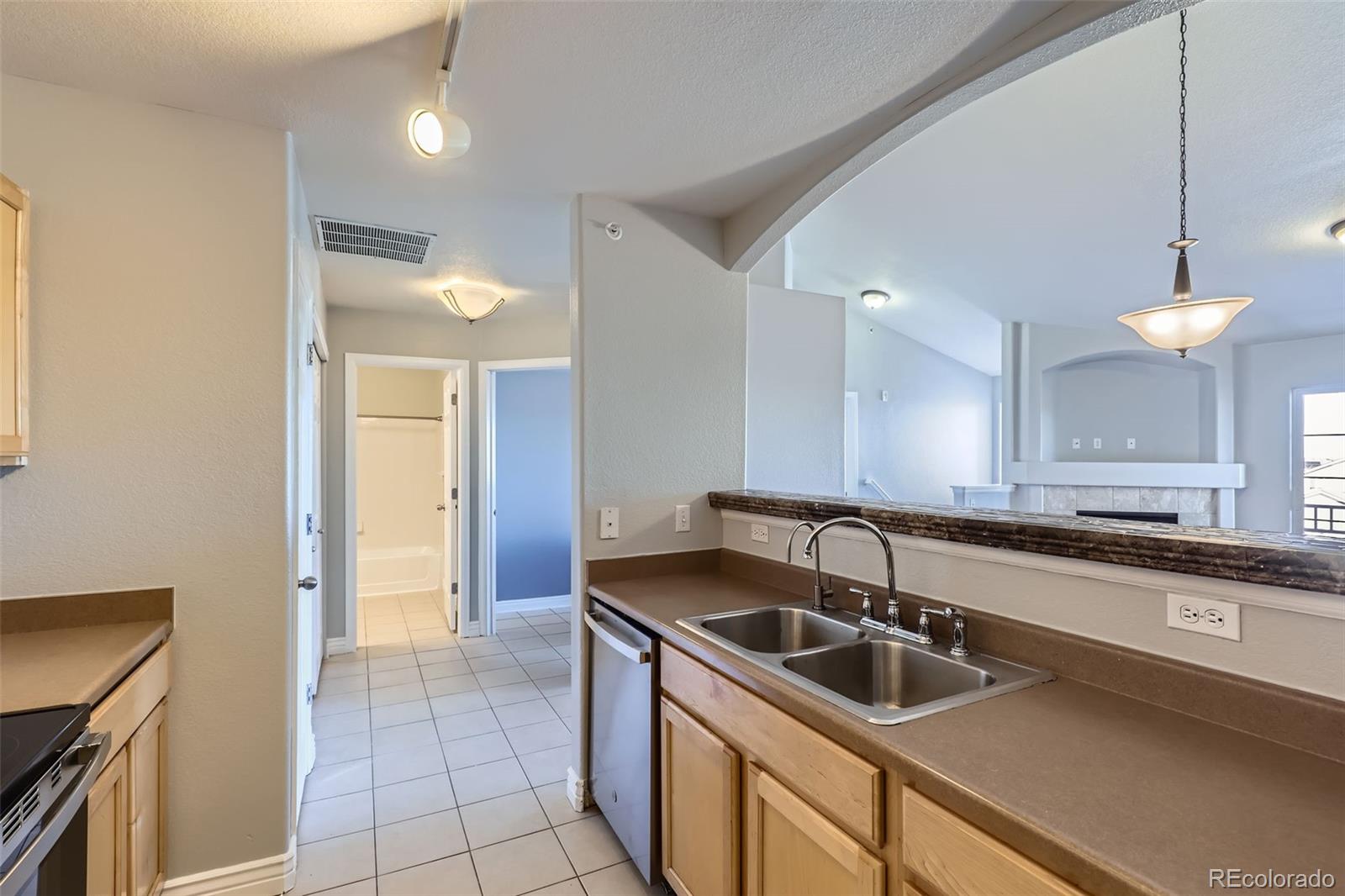 MLS Image #13 for 5255  memphis street,denver, Colorado