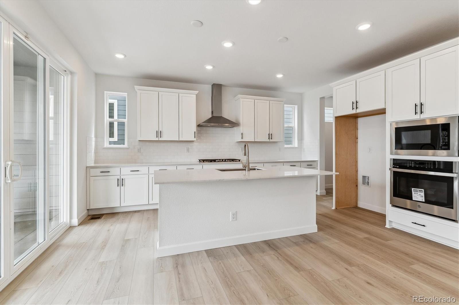 MLS Image #10 for 8480  eagle river street,littleton, Colorado