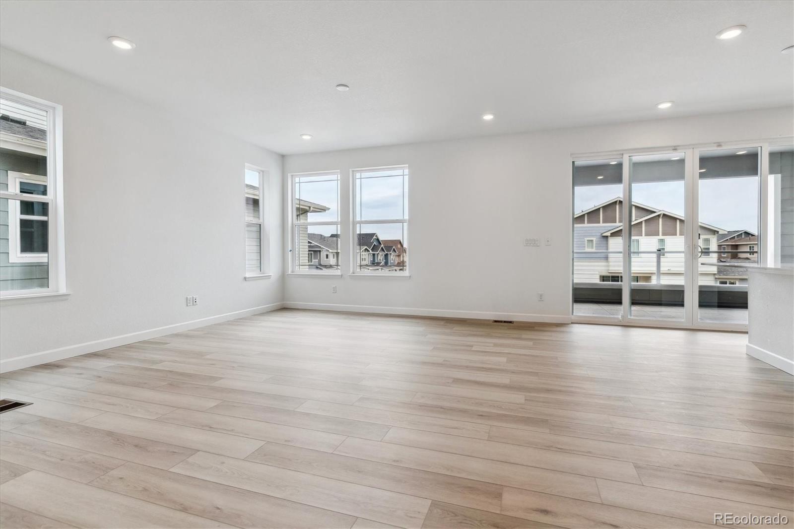 MLS Image #6 for 8480  eagle river street,littleton, Colorado