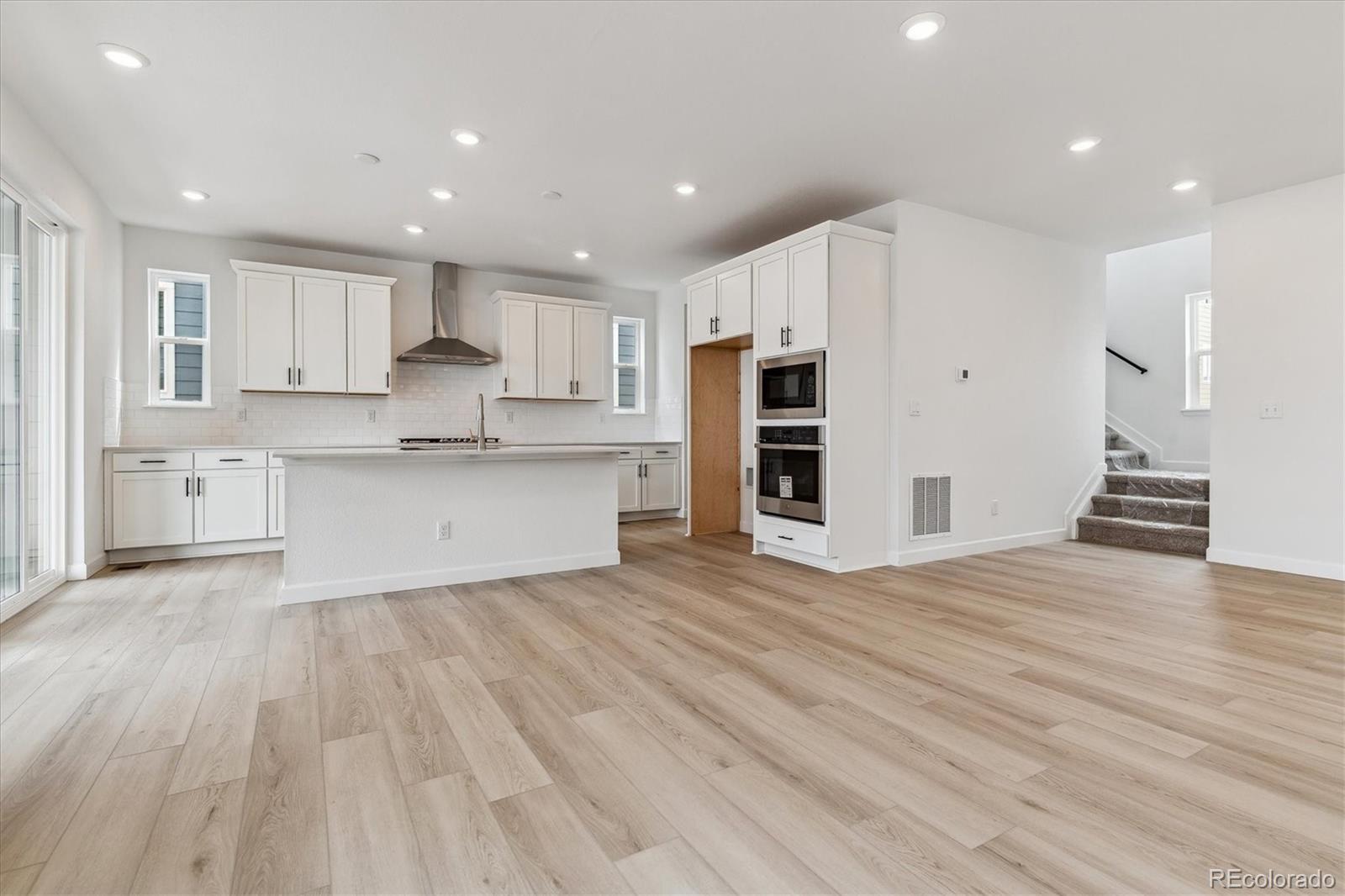 MLS Image #8 for 8480  eagle river street,littleton, Colorado