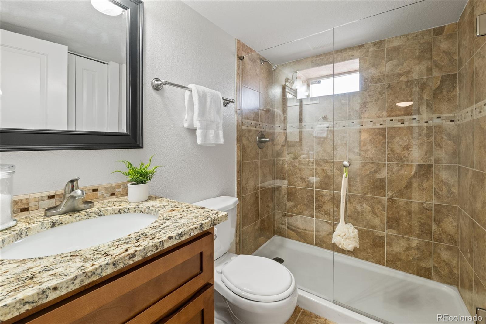 MLS Image #23 for 2551 n glencoe street,denver, Colorado