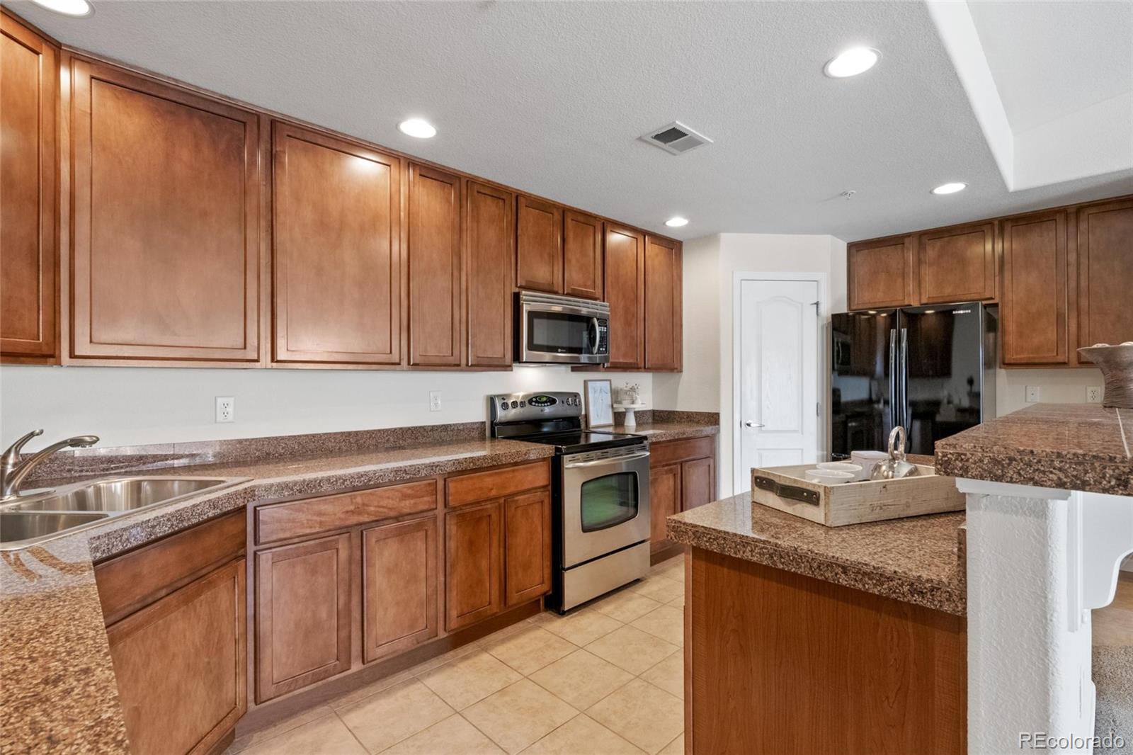 MLS Image #1 for 6232  kilmer loop,arvada, Colorado