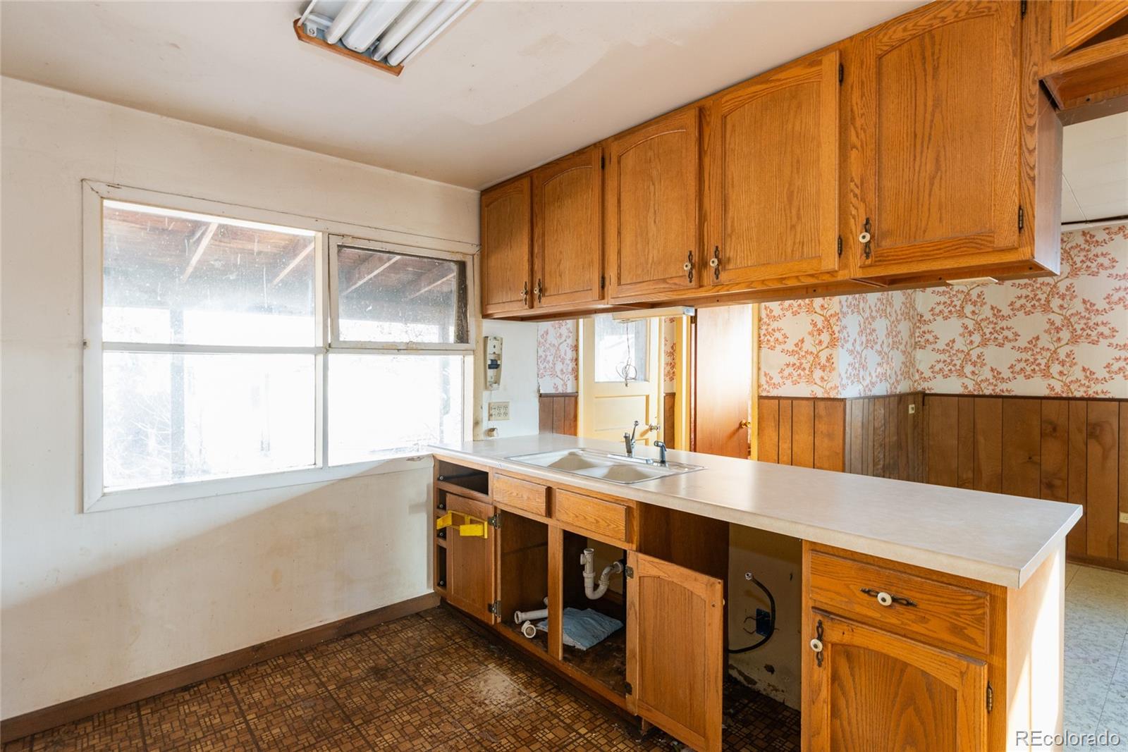 MLS Image #8 for 1490 s glencoe street,denver, Colorado