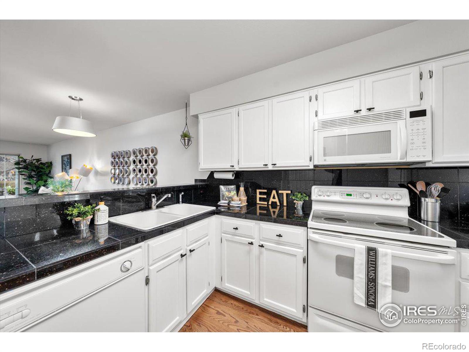 MLS Image #2 for 1818 s quebec way 13-2,denver, Colorado