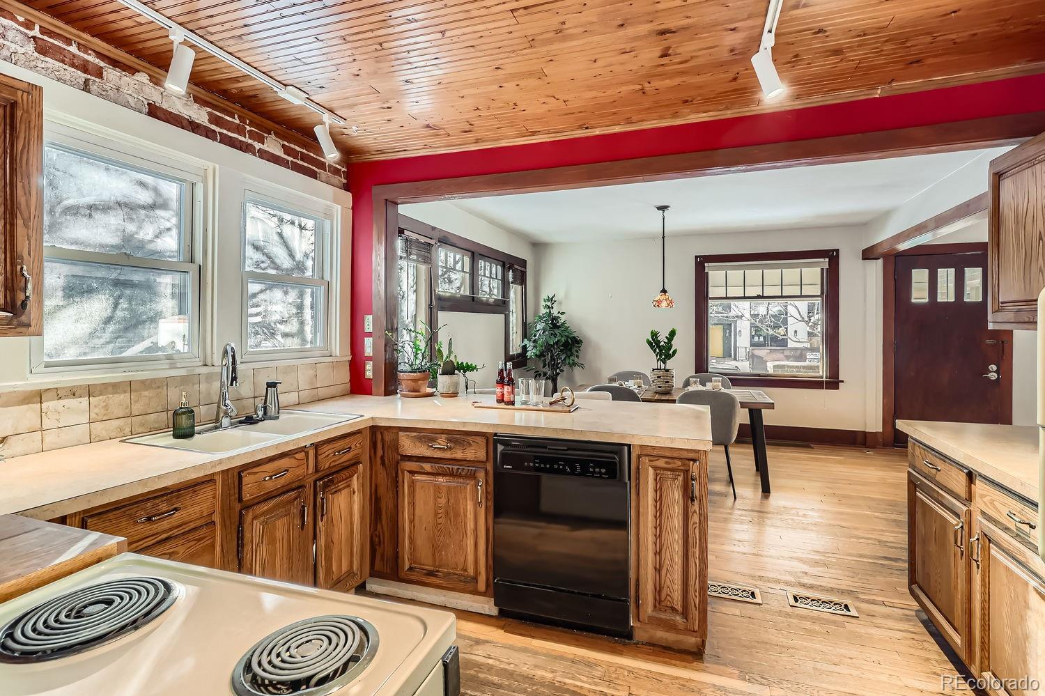 MLS Image #7 for 826 s york street,denver, Colorado