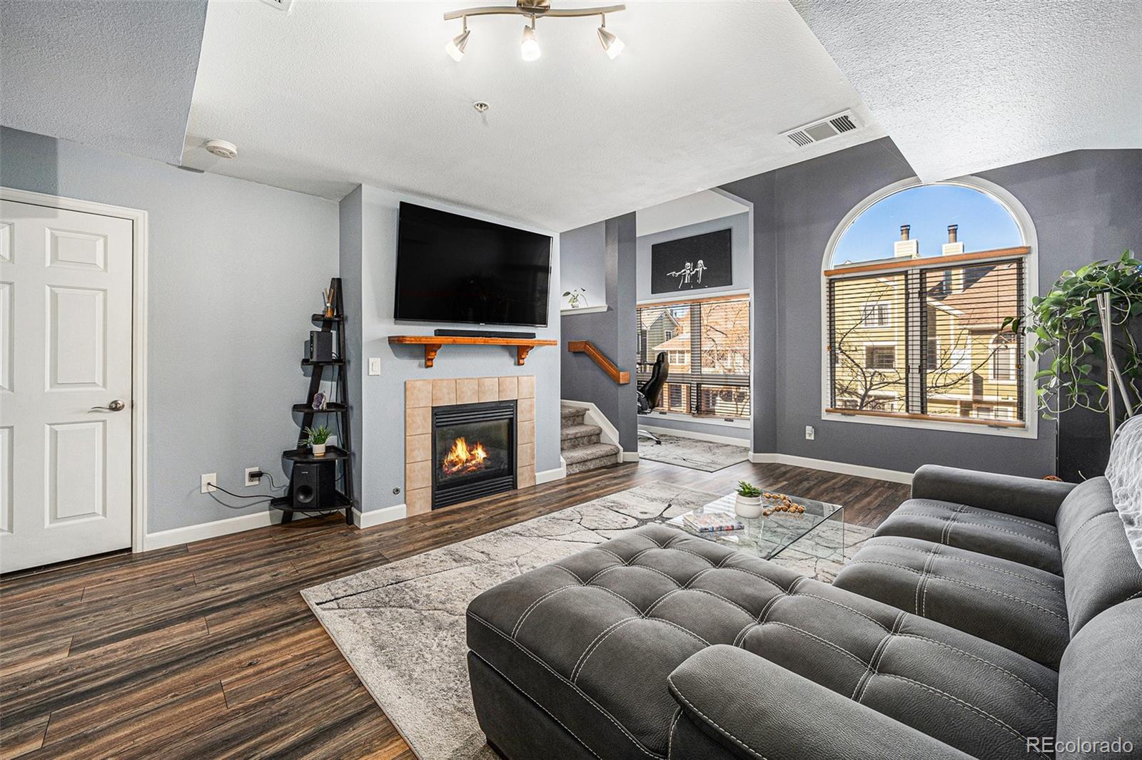 MLS Image #3 for 1330 s monaco parkway 3,denver, Colorado