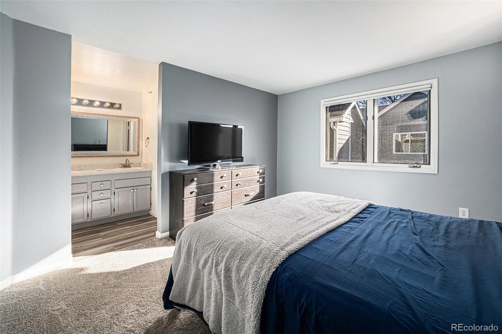 MLS Image #7 for 1330 s monaco parkway 3,denver, Colorado