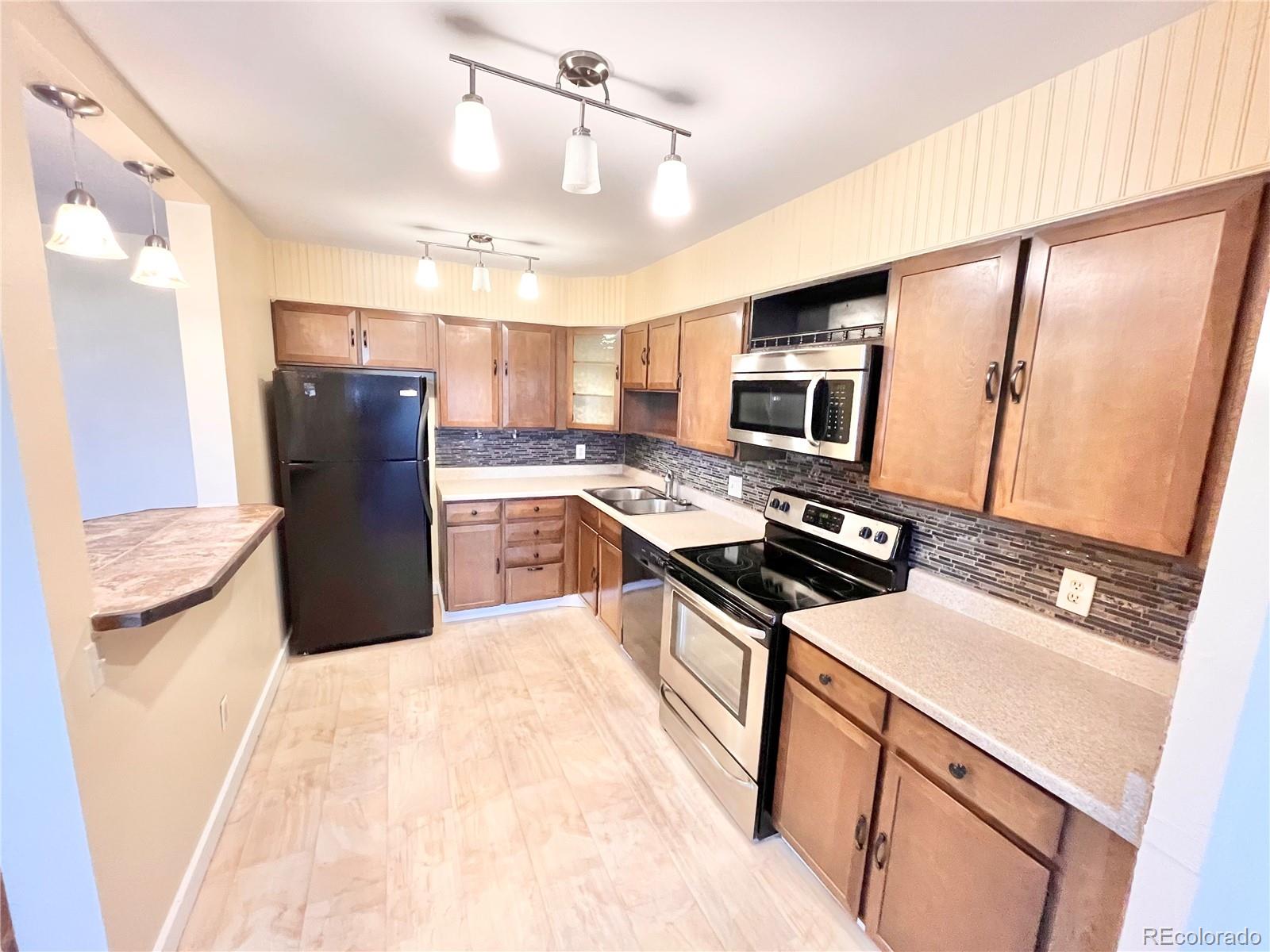 MLS Image #2 for 9335 e center avenue 8b,denver, Colorado