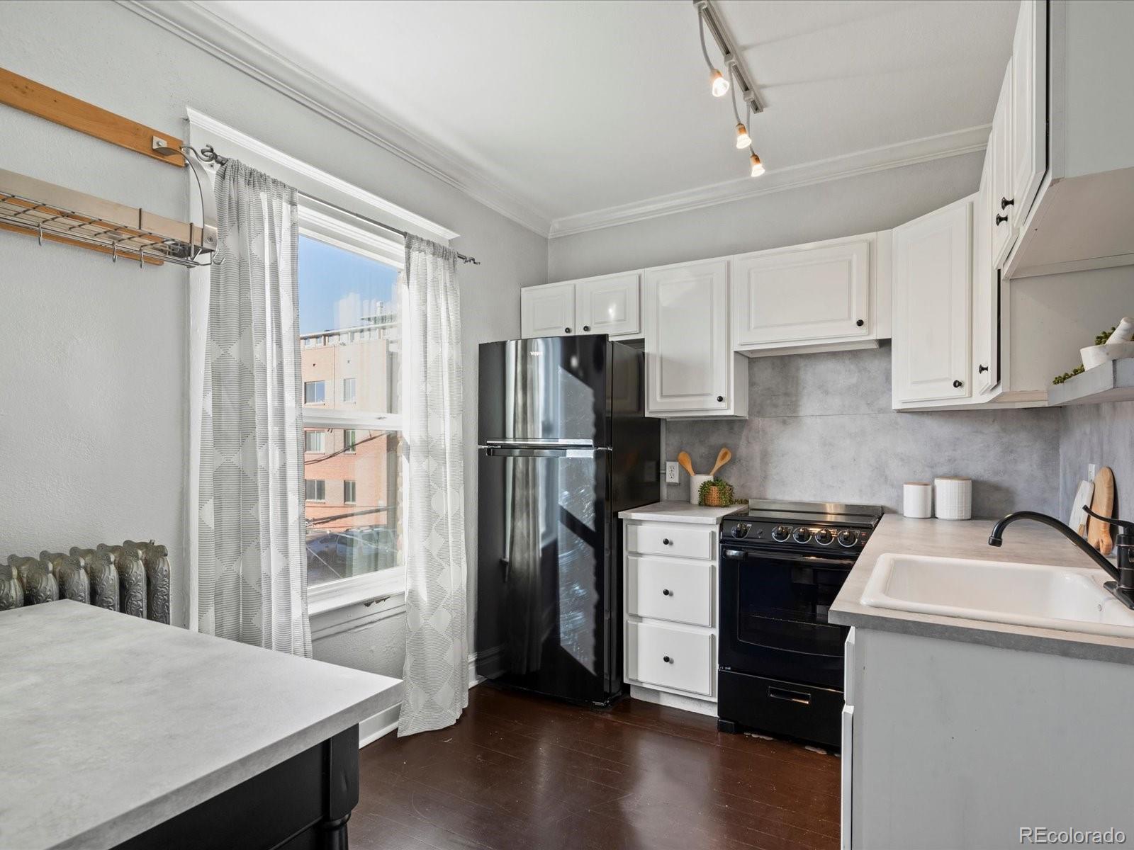 MLS Image #10 for 65 n logan street,denver, Colorado