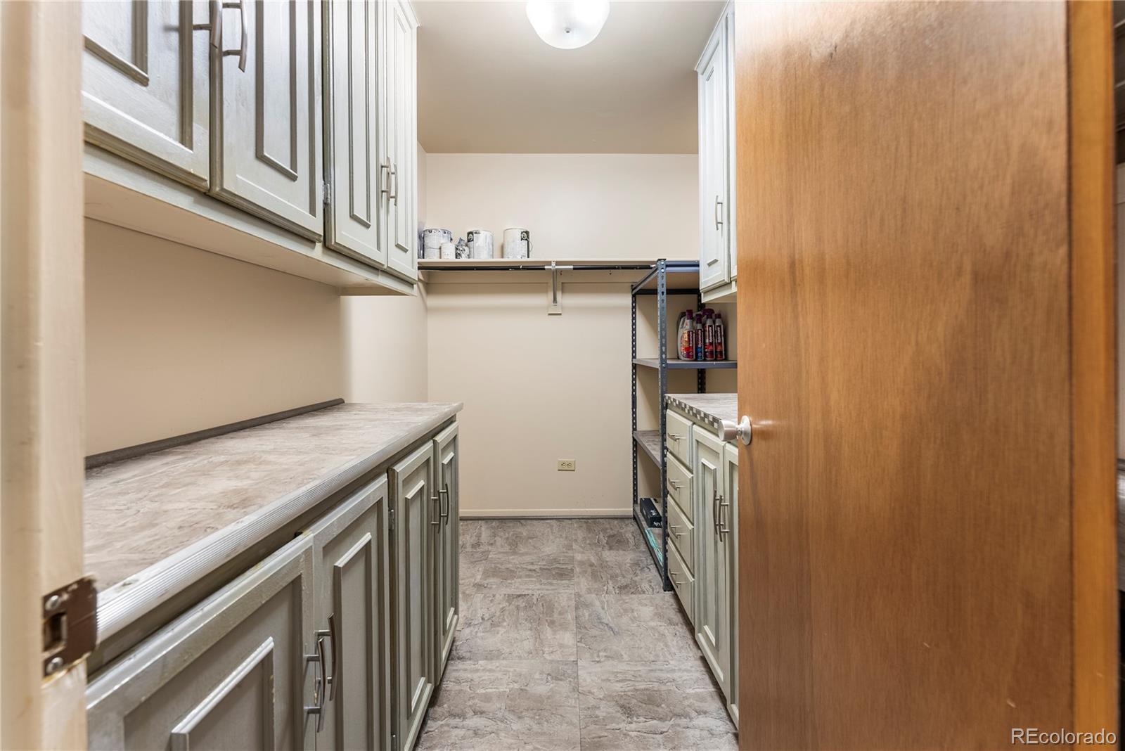 MLS Image #19 for 665 s alton way,denver, Colorado