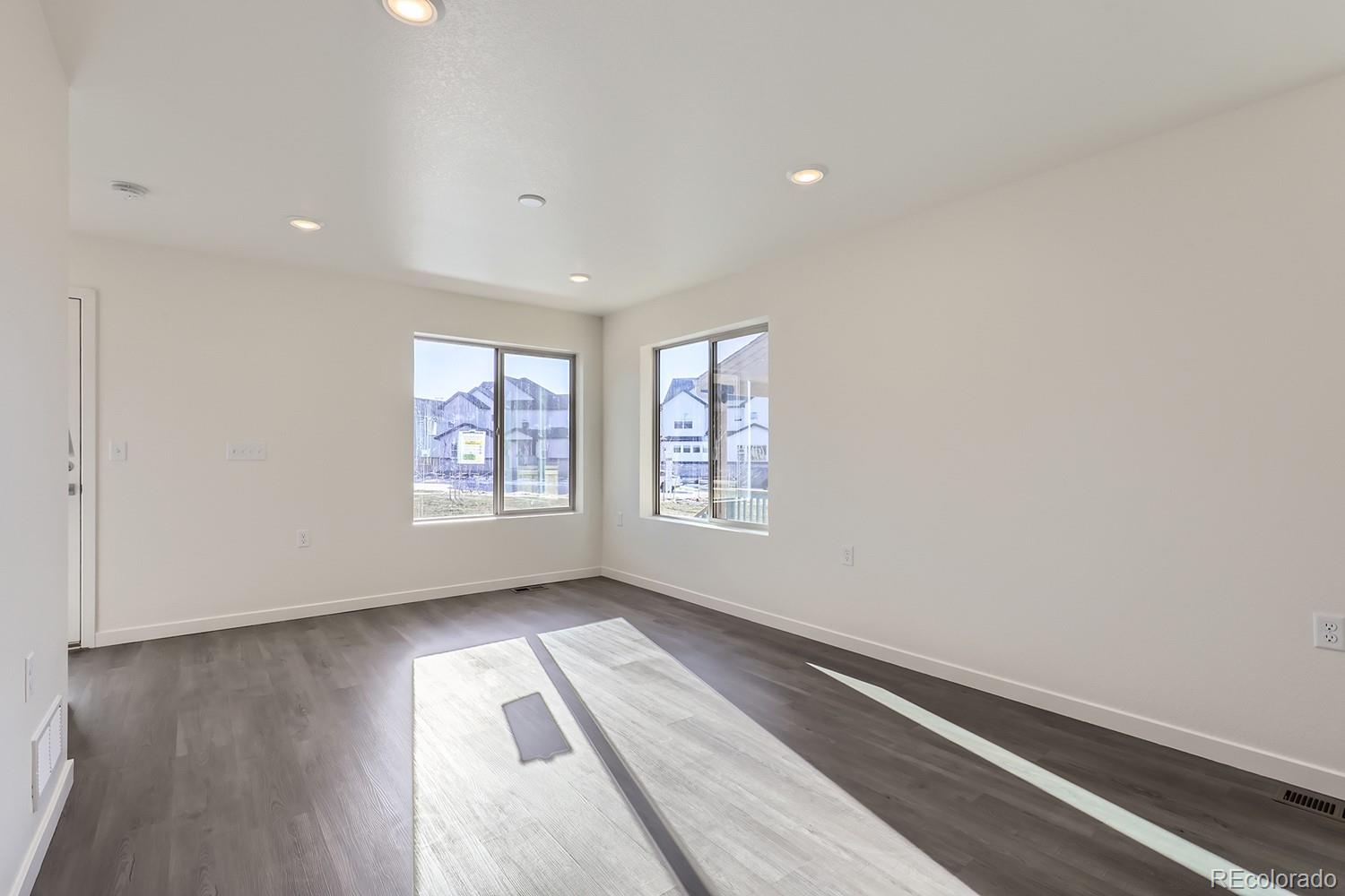 MLS Image #5 for 10251 e 62nd place,denver, Colorado