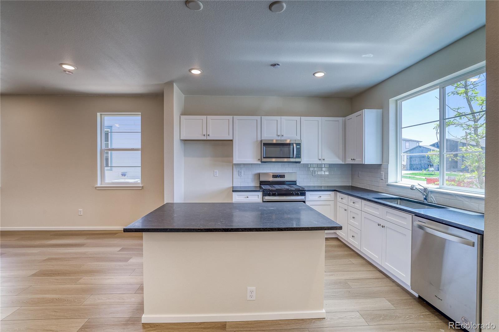 MLS Image #3 for 23951 e 40th avenue,aurora, Colorado