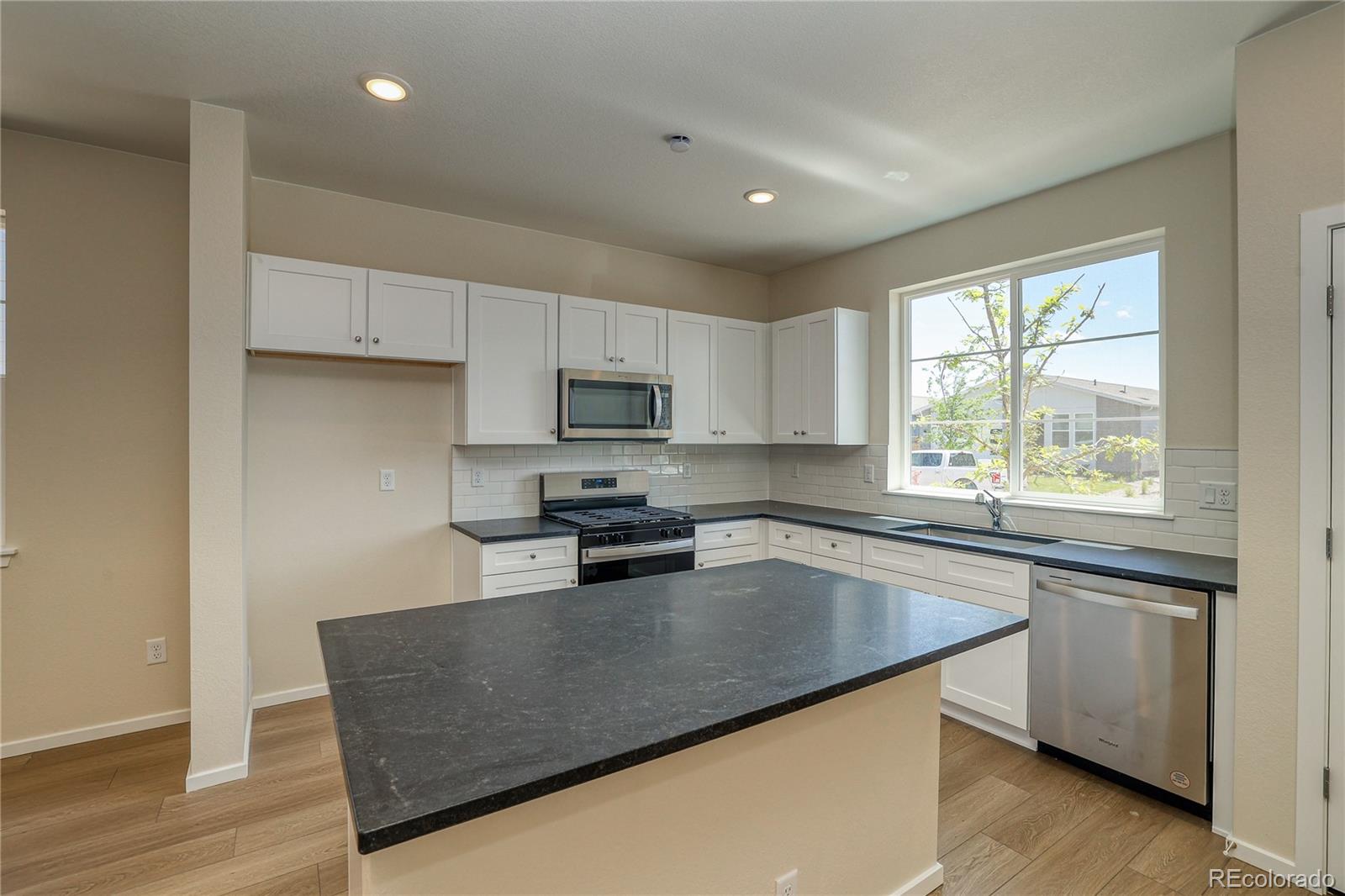 MLS Image #6 for 23951 e 40th avenue,aurora, Colorado