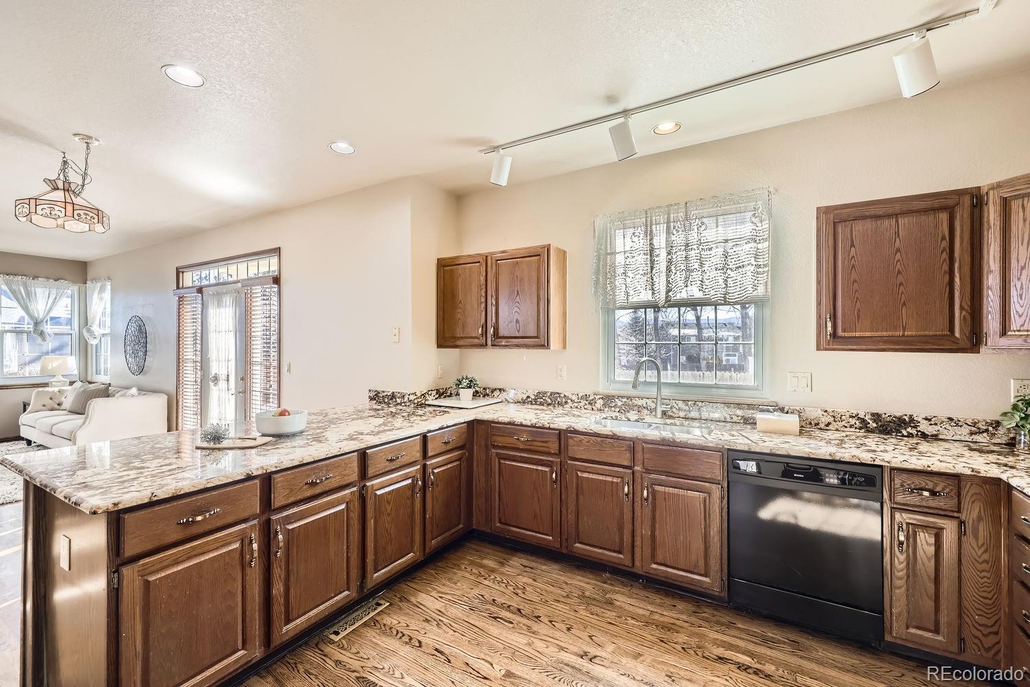 MLS Image #5 for 5630 s tabor court,littleton, Colorado