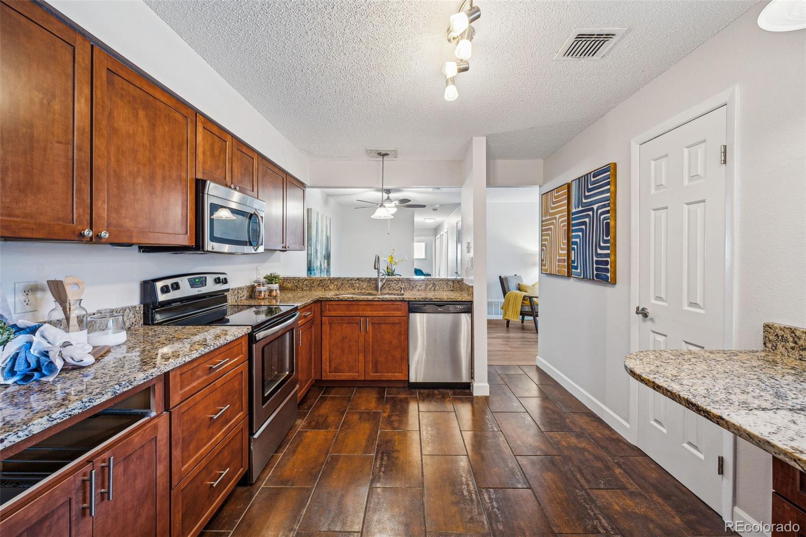 MLS Image #10 for 2190 e geddes avenue,centennial, Colorado