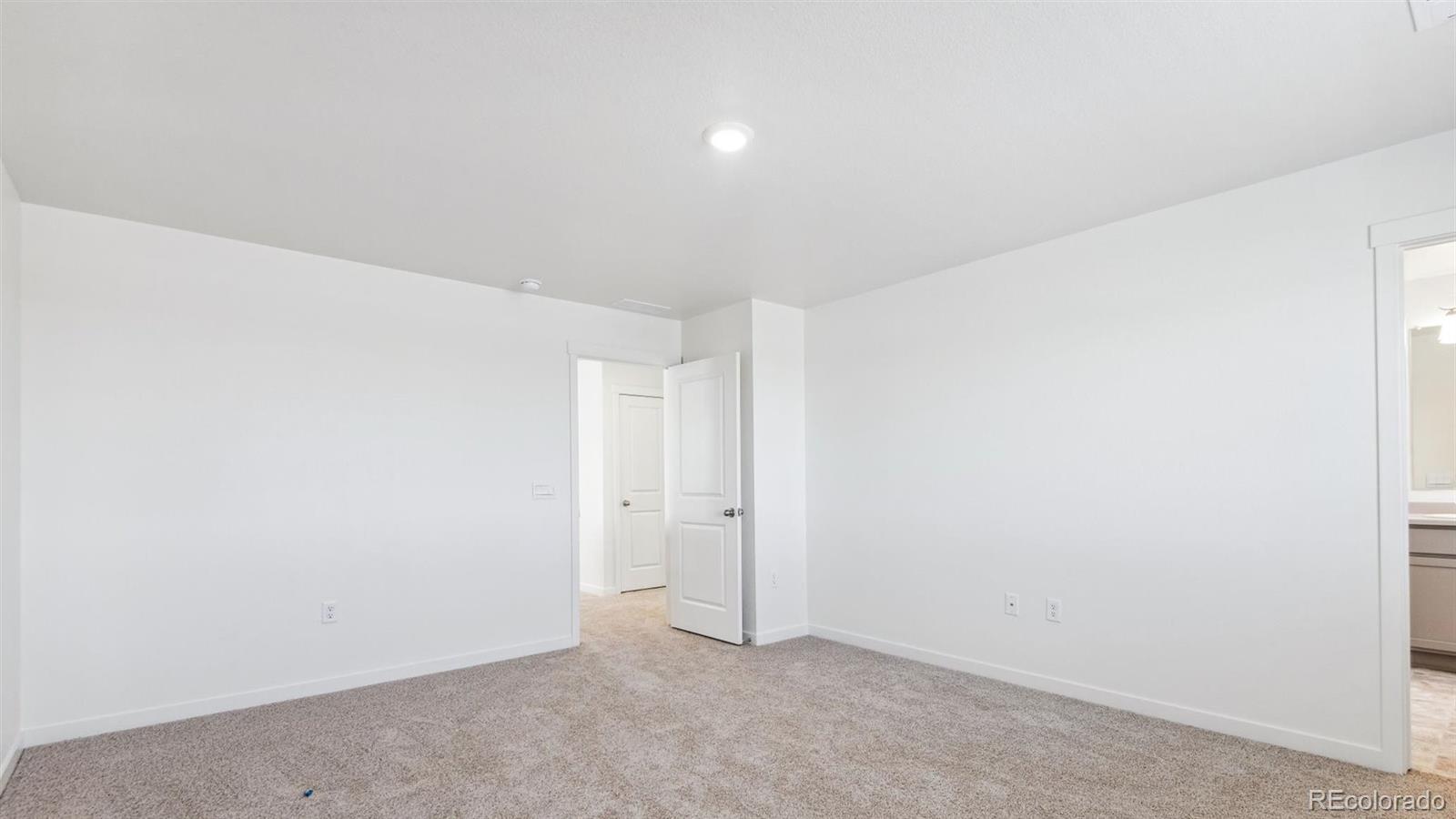 MLS Image #12 for 693 n tempe street,aurora, Colorado