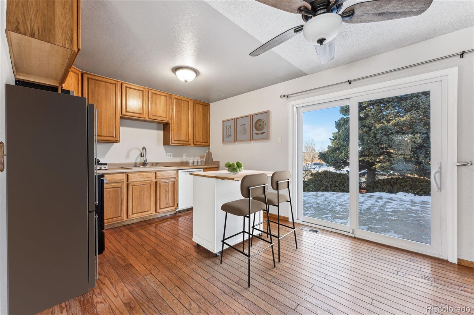 MLS Image #11 for 10401 w lehigh avenue,denver, Colorado