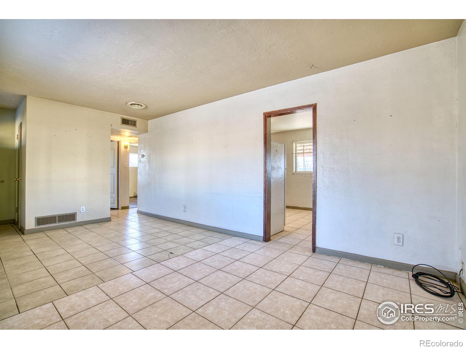 MLS Image #5 for 940 e 89th avenue,thornton, Colorado