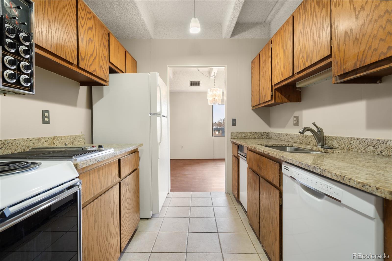 MLS Image #15 for 7877 e mississippi avenue,denver, Colorado