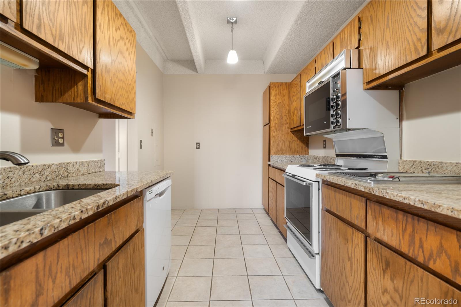 MLS Image #18 for 7877 e mississippi avenue,denver, Colorado