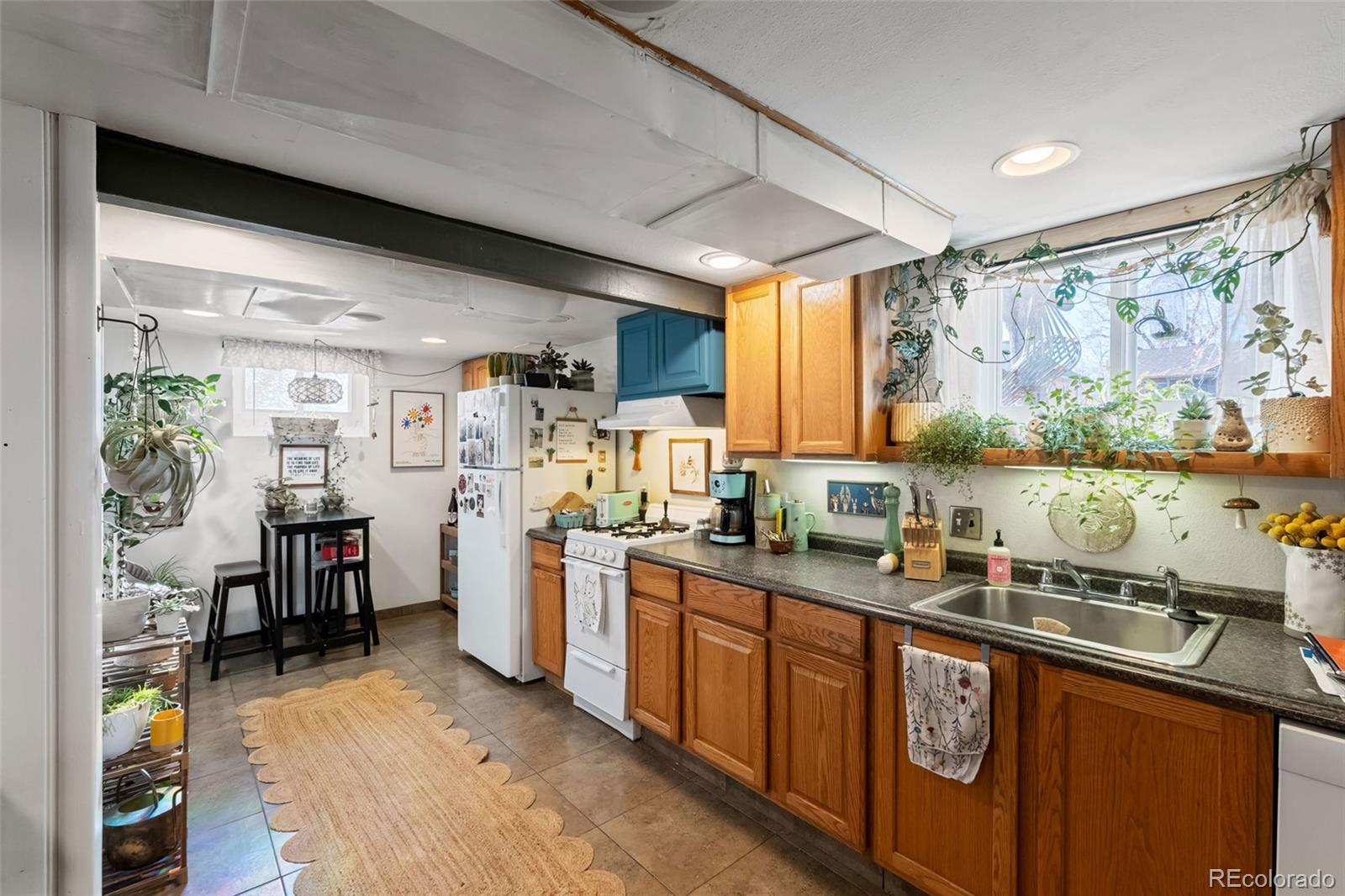 MLS Image #18 for 2640 s york street,denver, Colorado