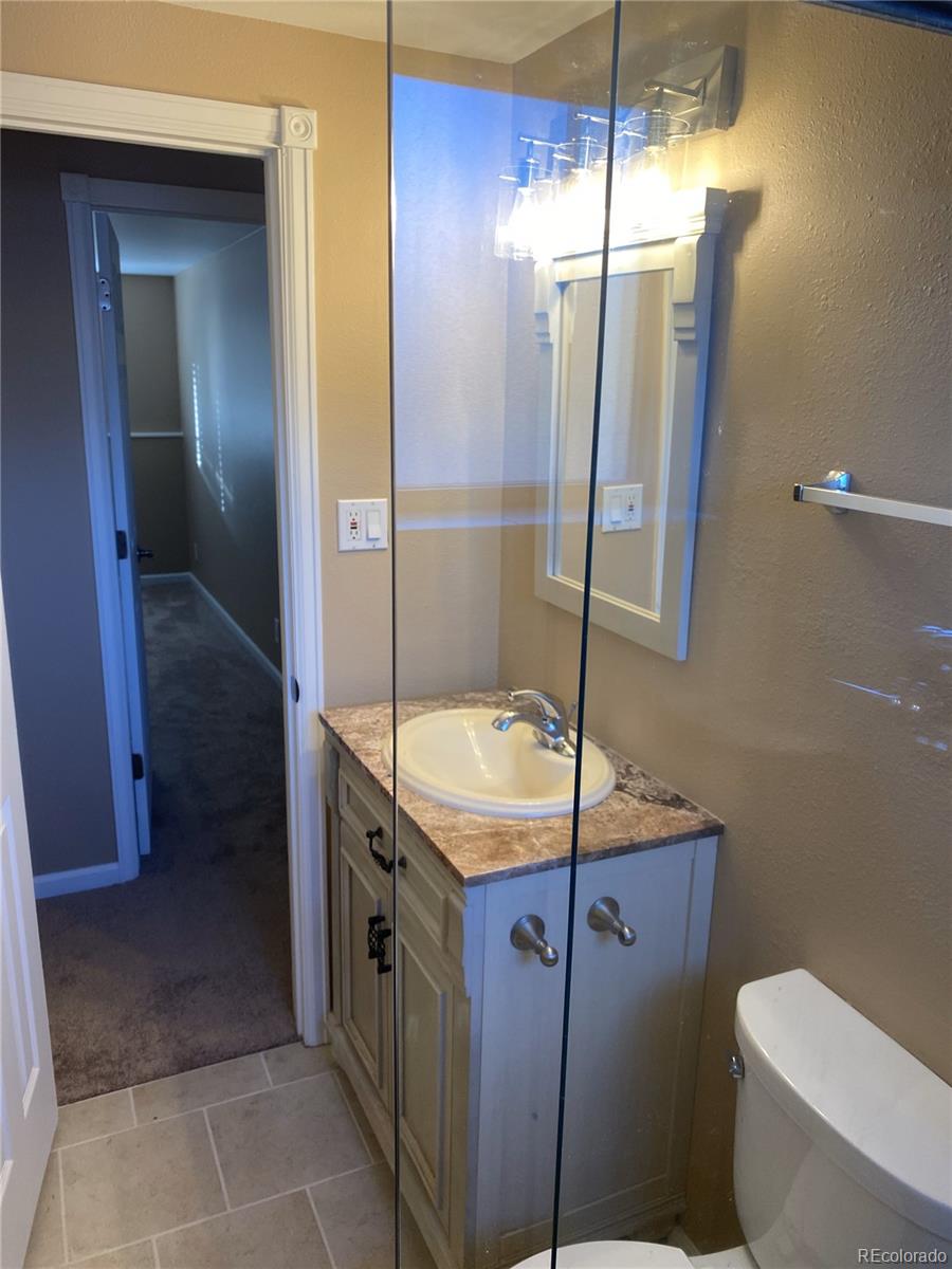 MLS Image #9 for 11623 e 6th place,aurora, Colorado