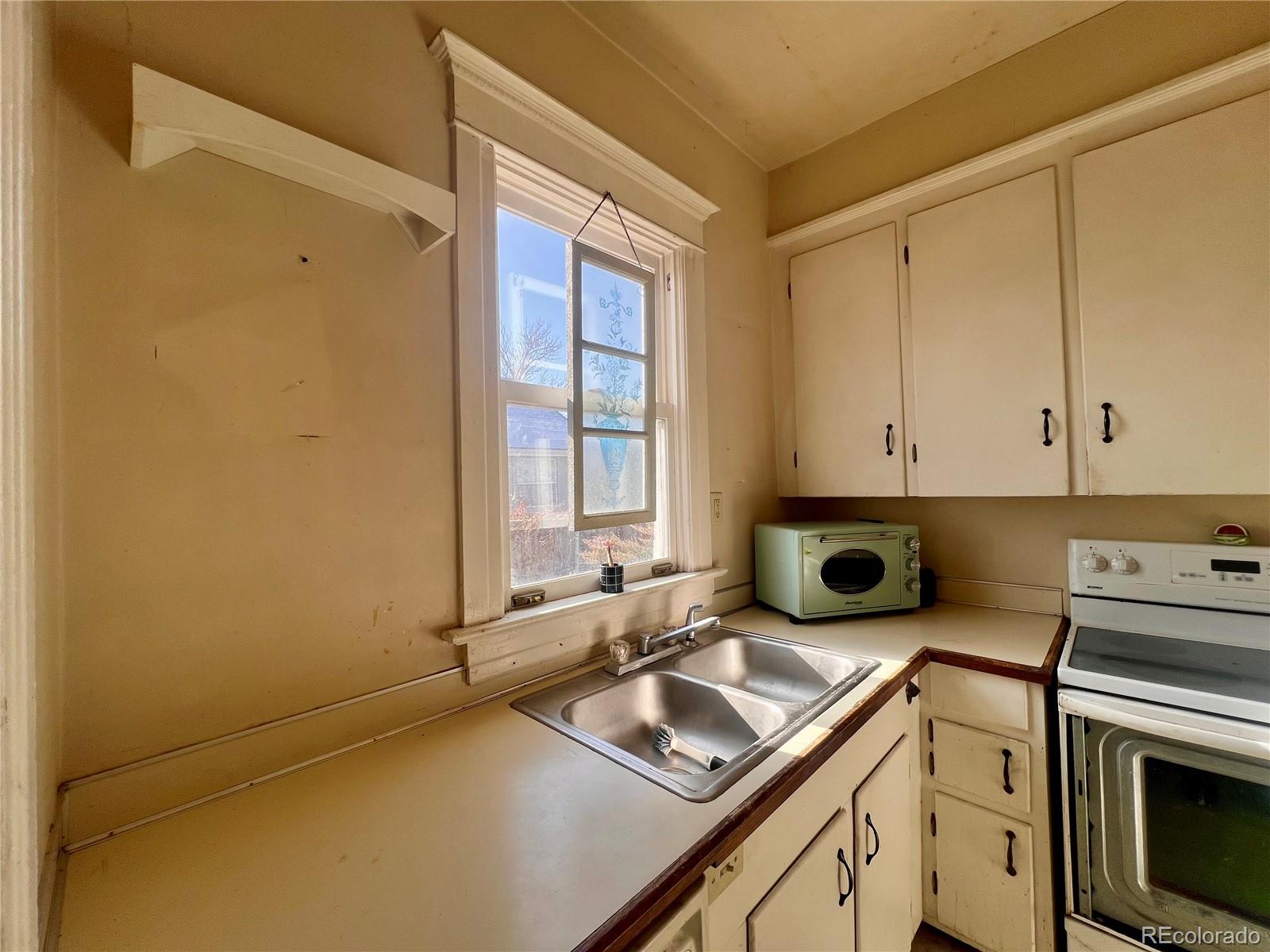 MLS Image #10 for 4001 s bannock street,englewood, Colorado