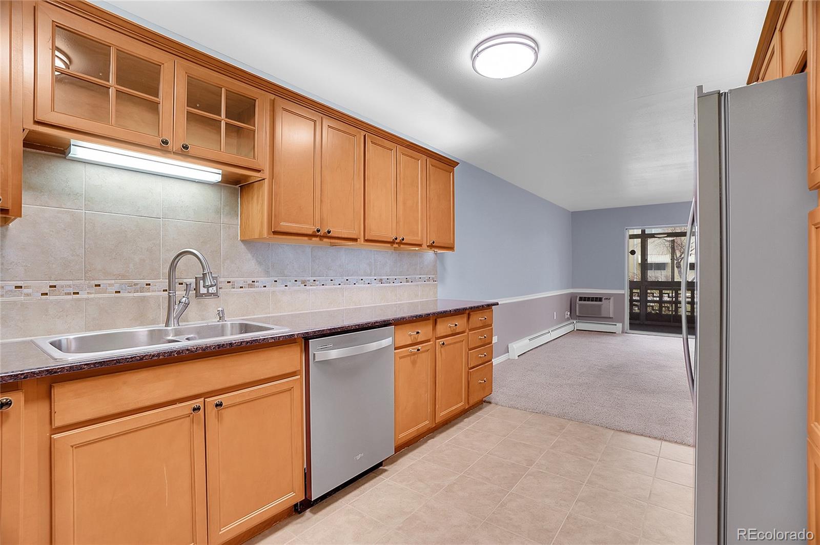 MLS Image #14 for 710 s clinton street,denver, Colorado
