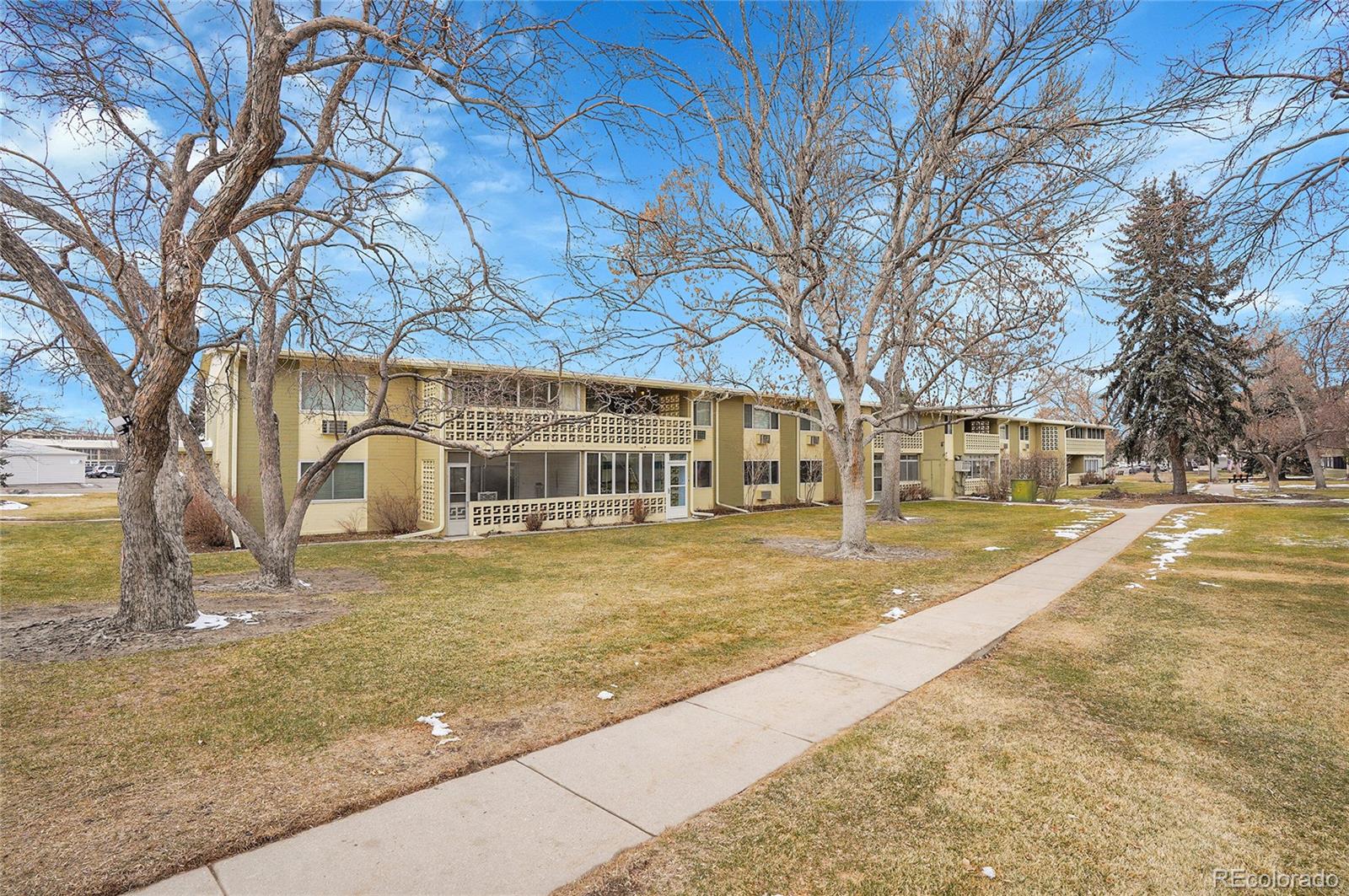 MLS Image #2 for 710 s clinton street,denver, Colorado