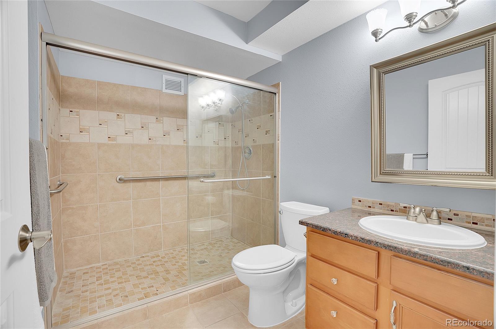 MLS Image #23 for 710 s clinton street,denver, Colorado