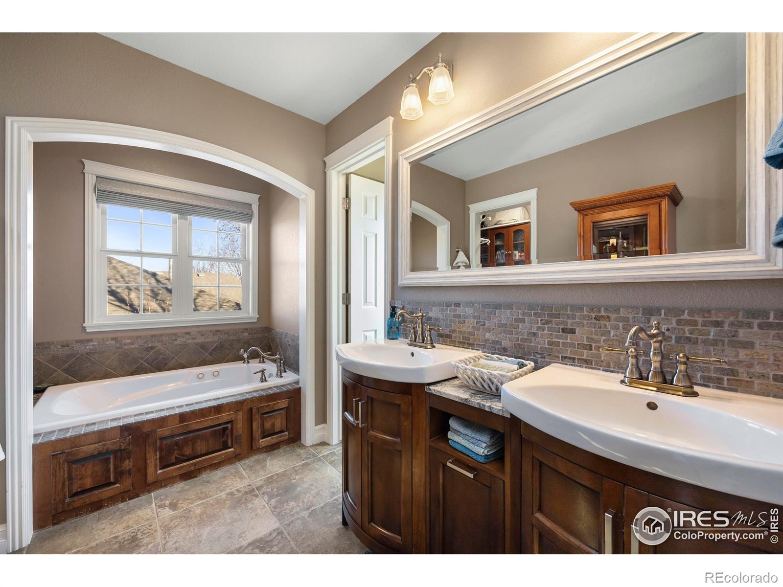 MLS Image #17 for 1722  stove prairie circle,loveland, Colorado