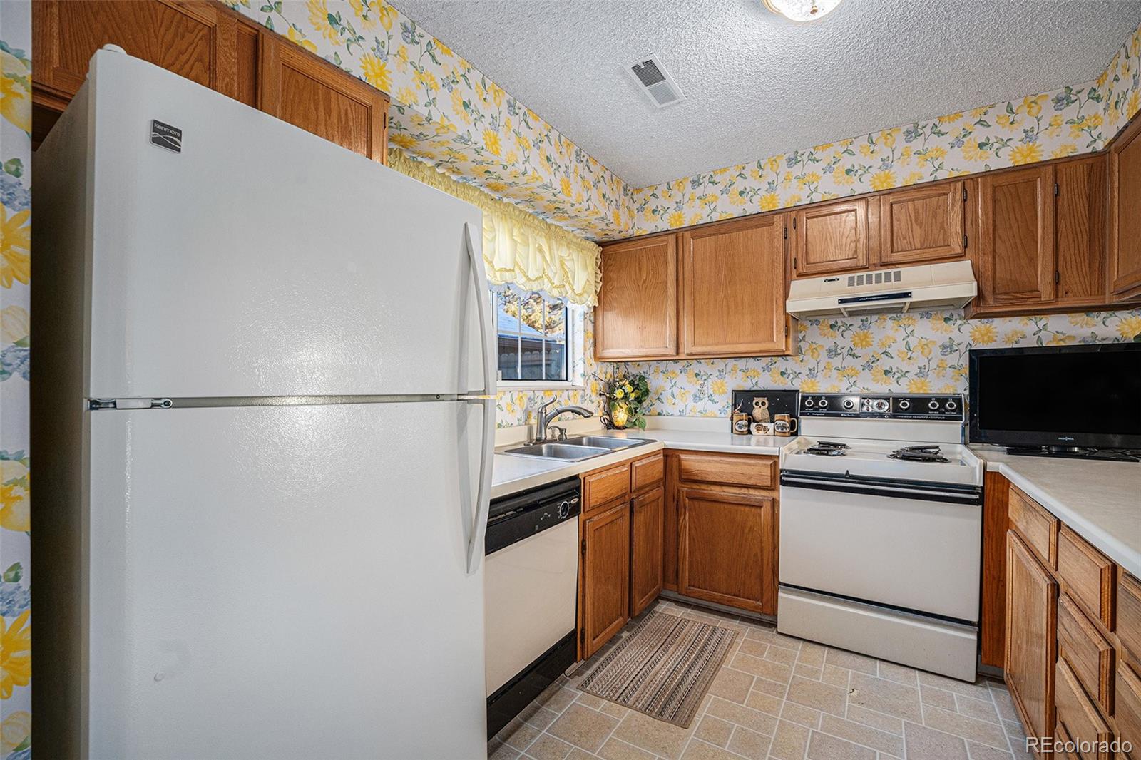 MLS Image #2 for 3445 s ammons street,lakewood, Colorado