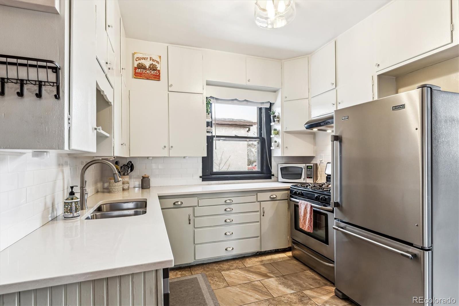 MLS Image #11 for 2410 s lincoln street,denver, Colorado