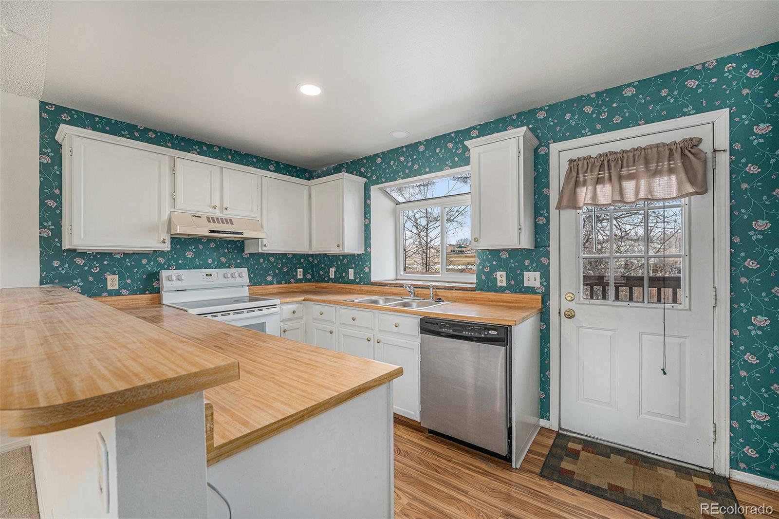 MLS Image #5 for 9691 w chatfield avenue,littleton, Colorado