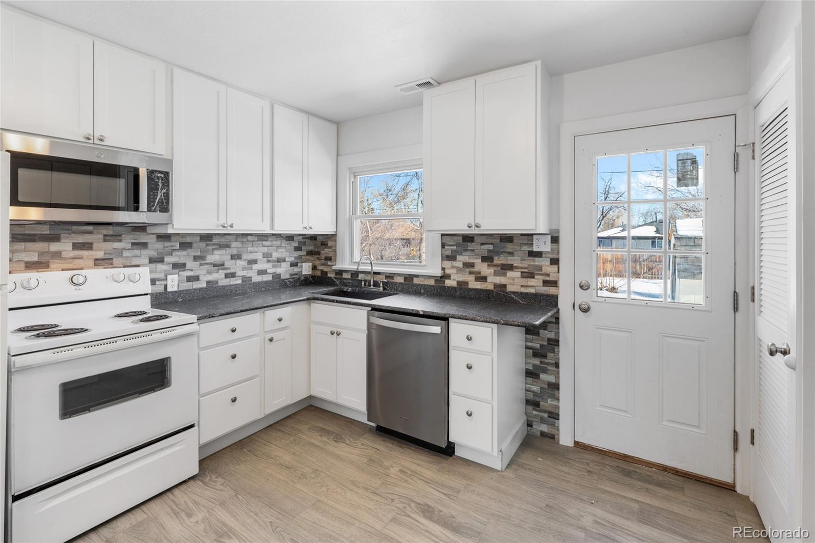 MLS Image #4 for 1570  xanthia street,denver, Colorado