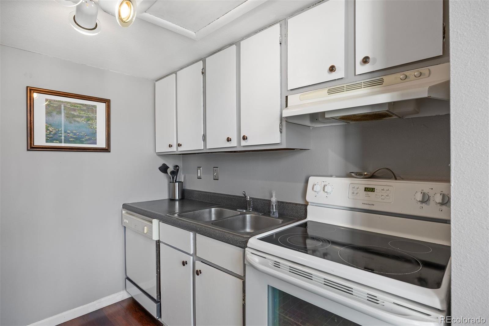 MLS Image #8 for 3335 s monaco parkway d,denver, Colorado